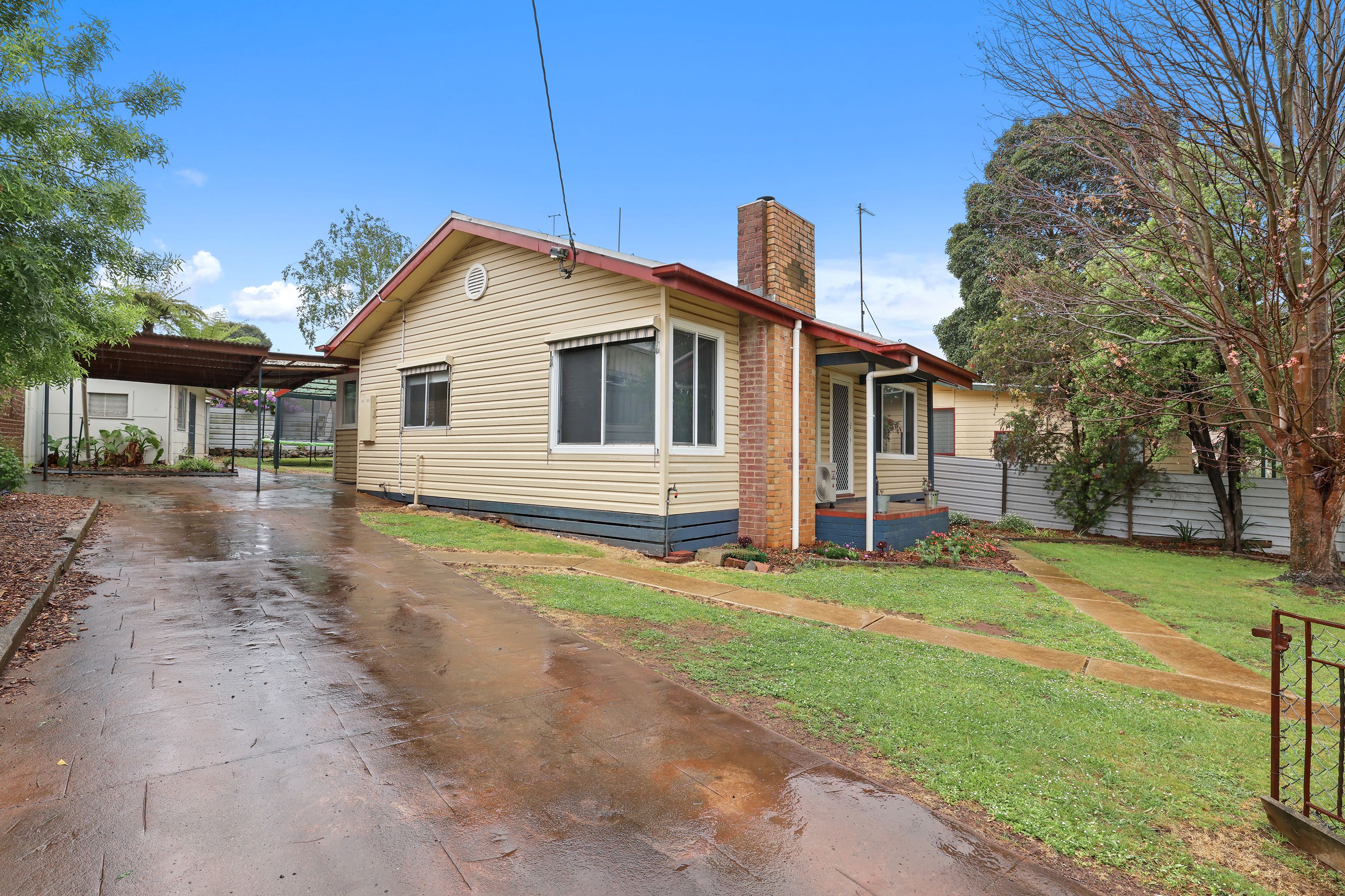 9 Bazley Street — photo from Ray White Leongatha