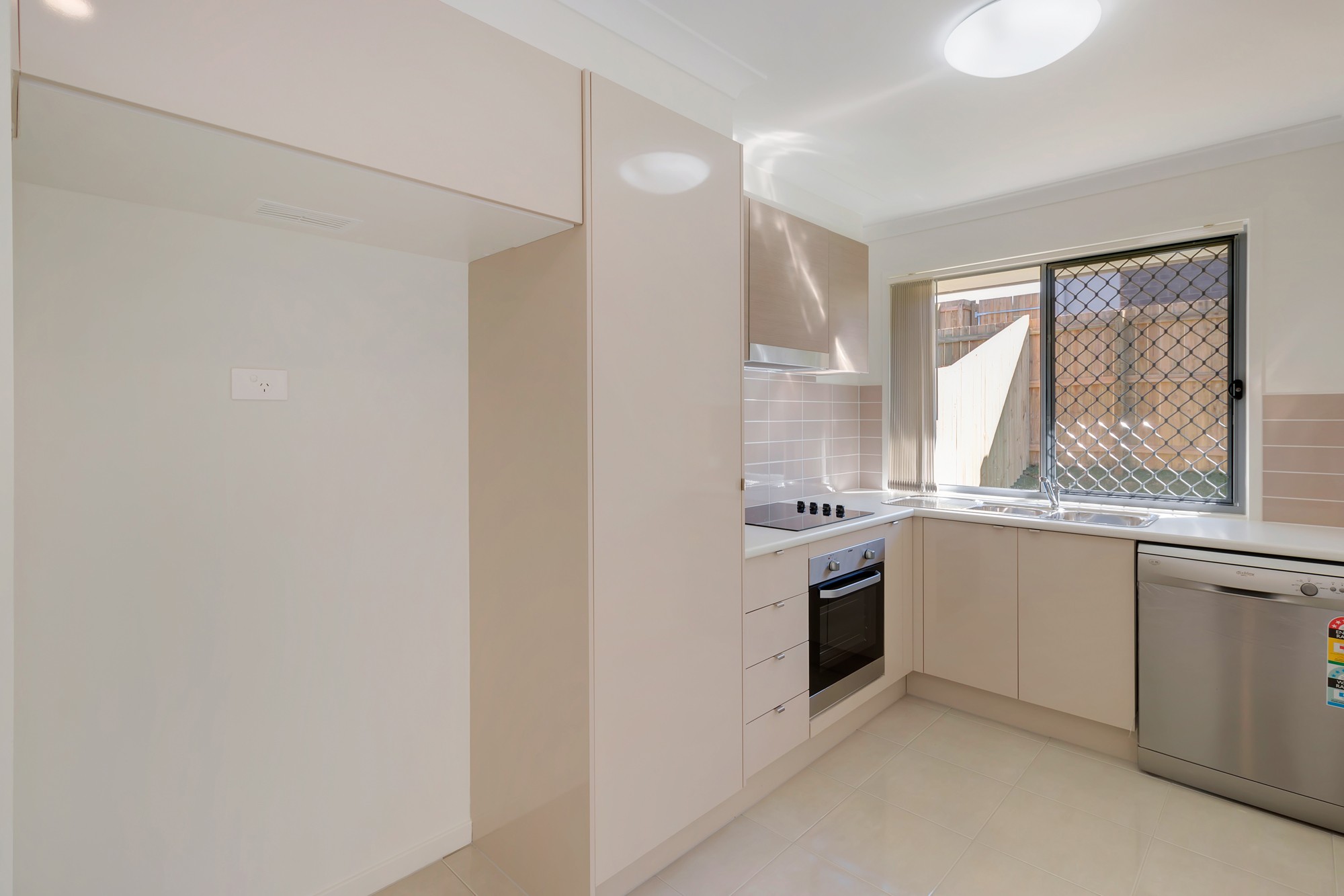 2/40 Jupiter Street, Wulkuraka, QLD 4305