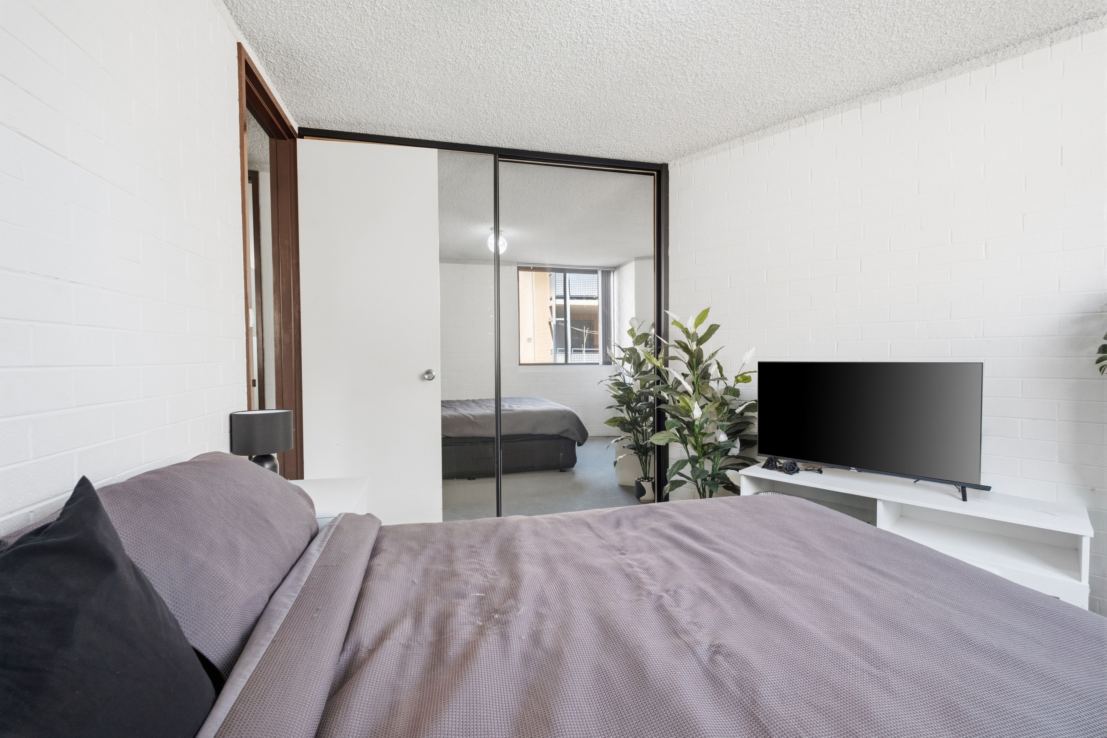 109/54 Nannine Place — photo 4 of 18