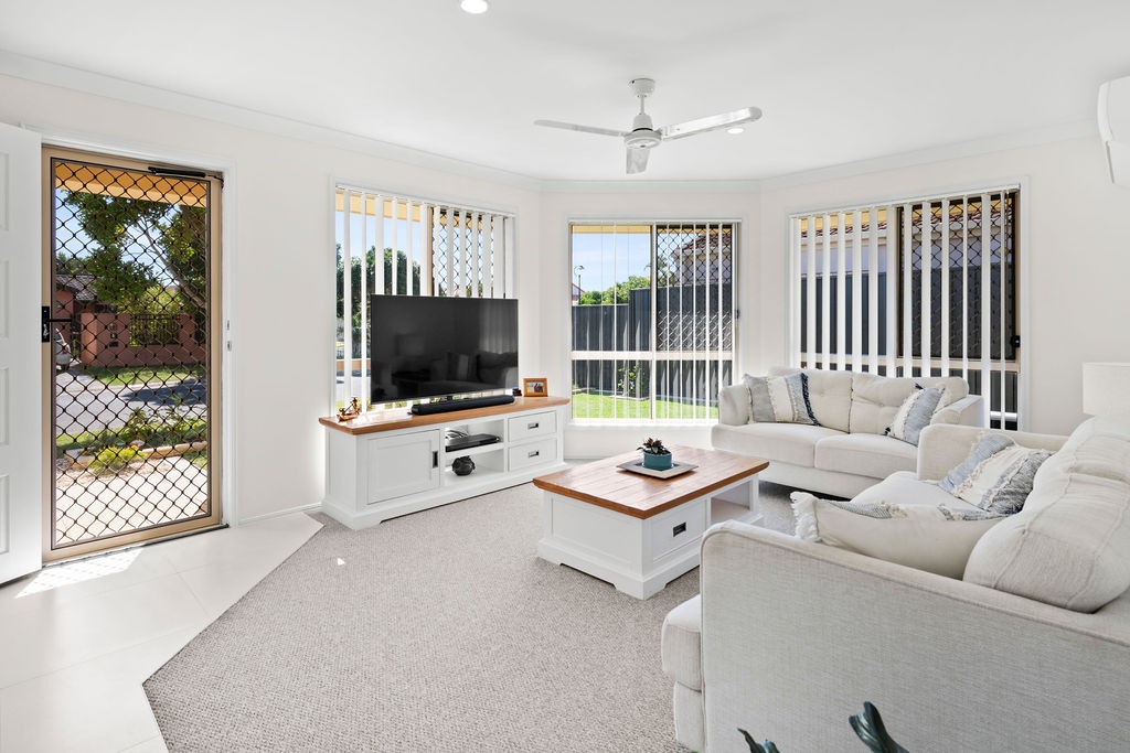 10 Dartmouth Court, Varsity Lakes, QLD 4227