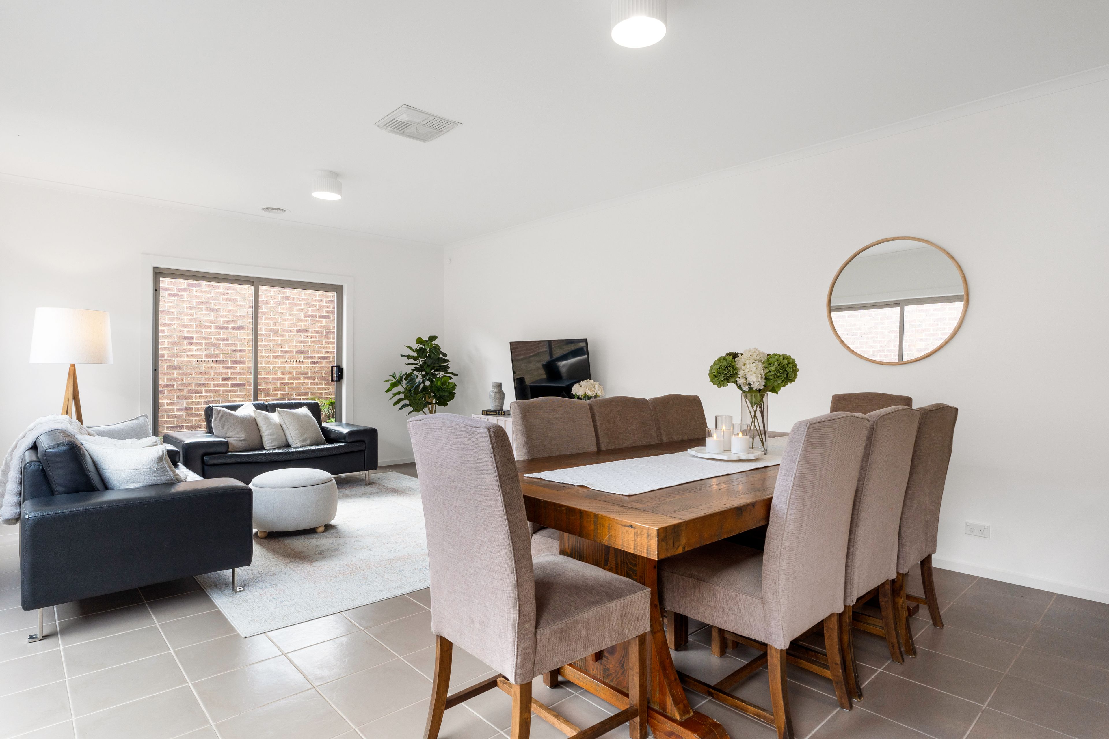 11 Yorkshire Terrace — photo 10 of 16
