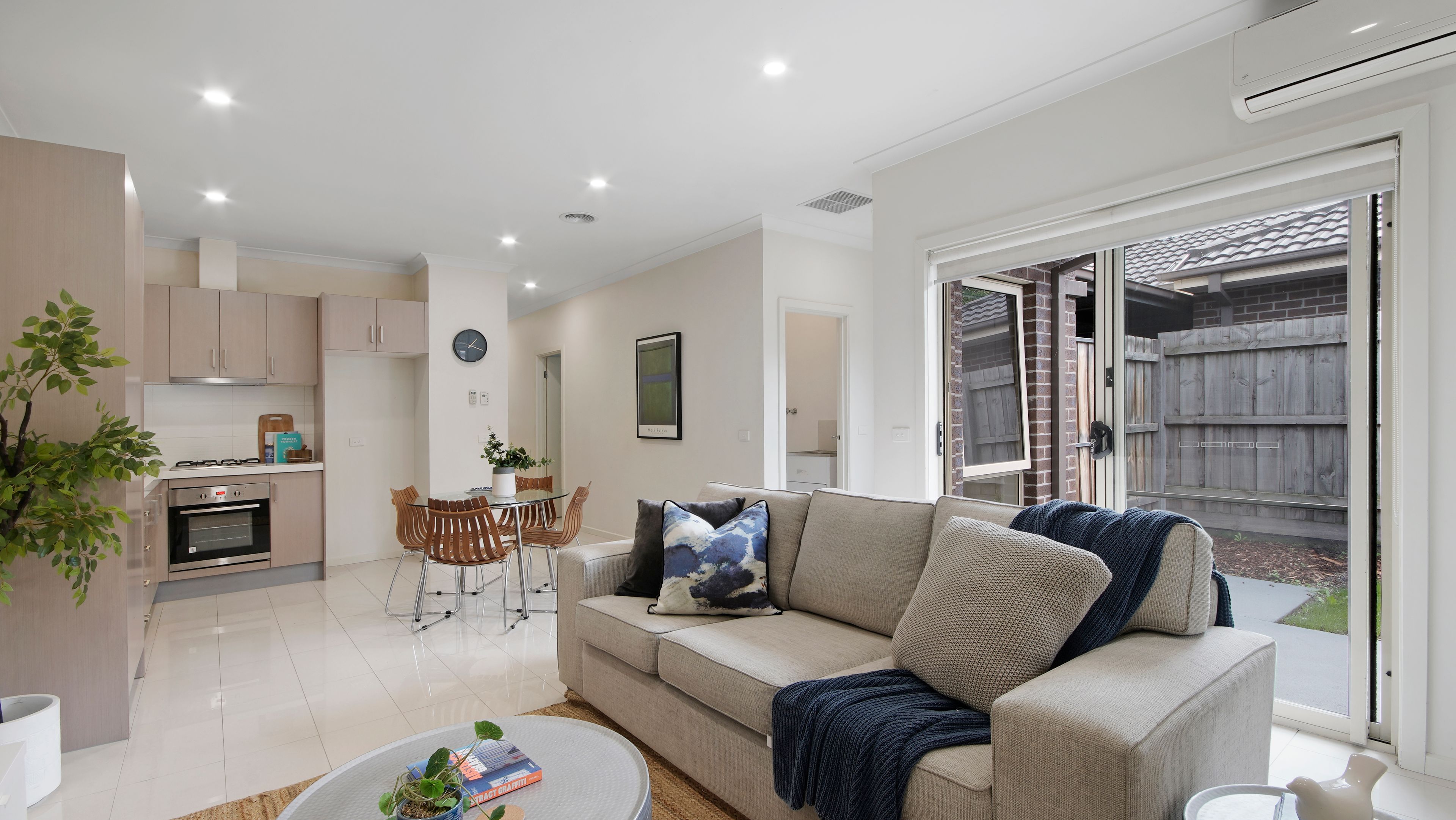2/3 Gladstone Street, Reservoir, VIC 3073