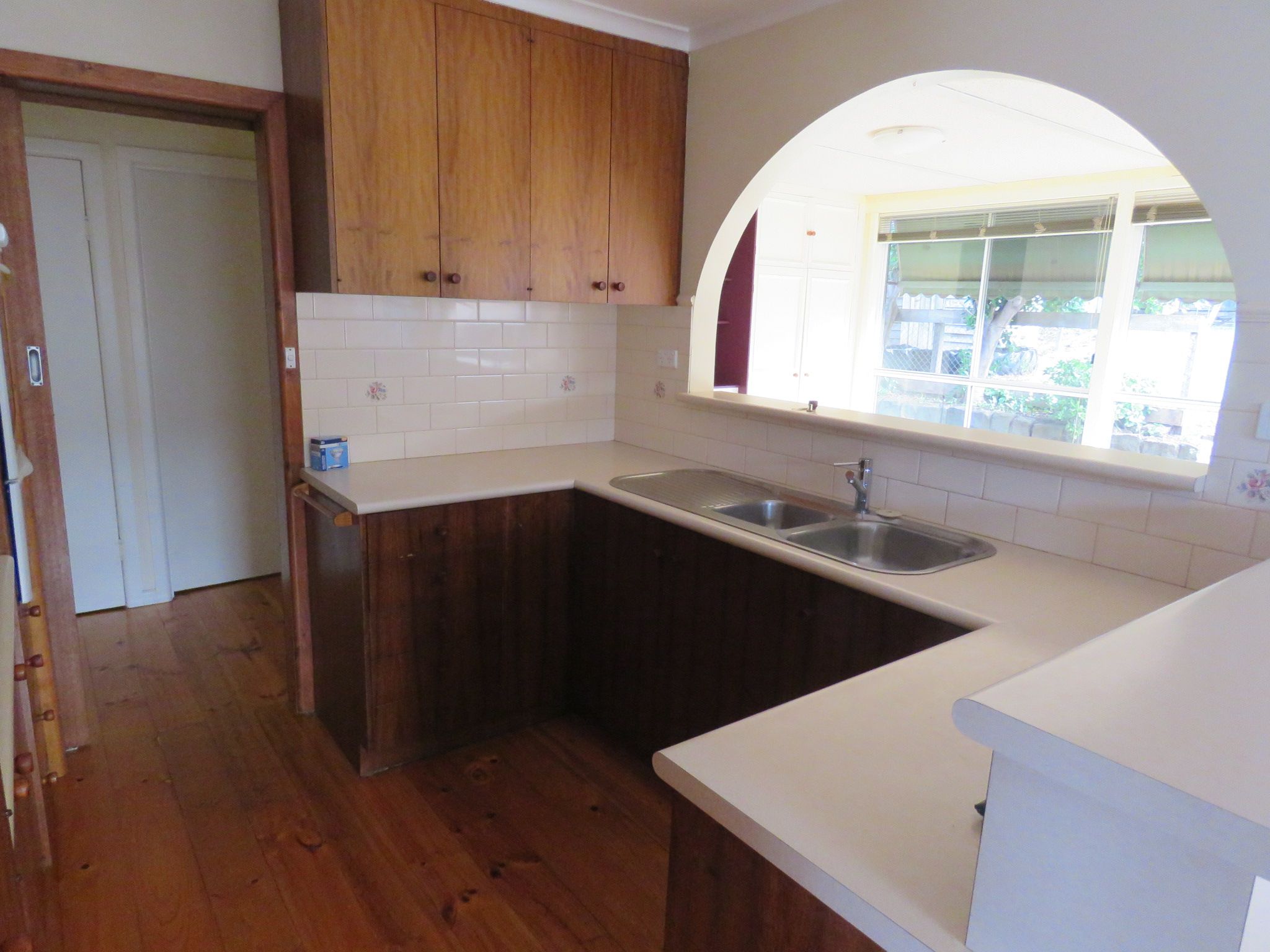 75 Hopetoun Road — photo 2 of 10
