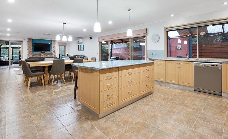 5 Rebecca Court, Wantirna South, VIC 3152