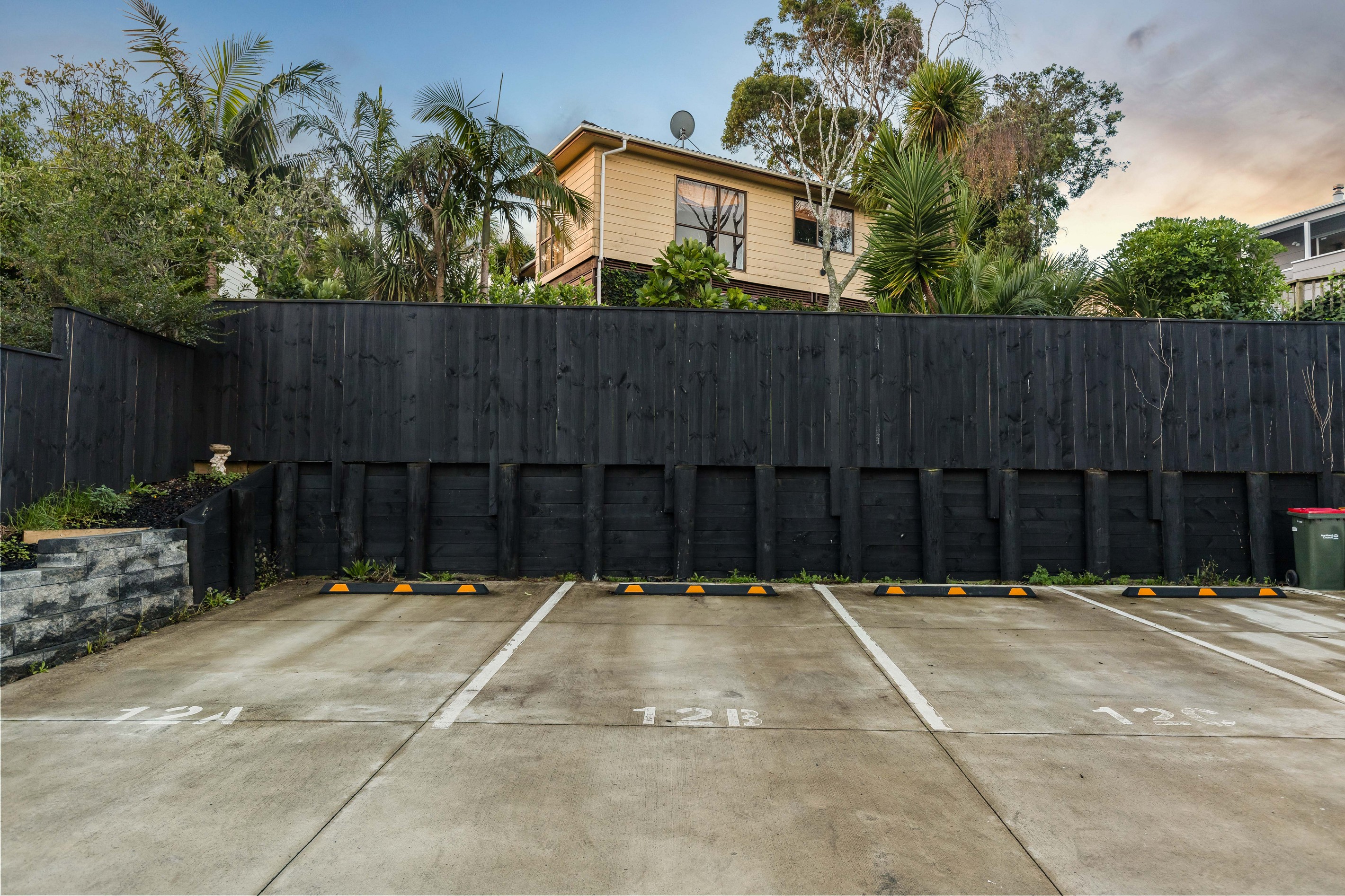 12b Woodhouse Place, West Harbour, Waitakere City