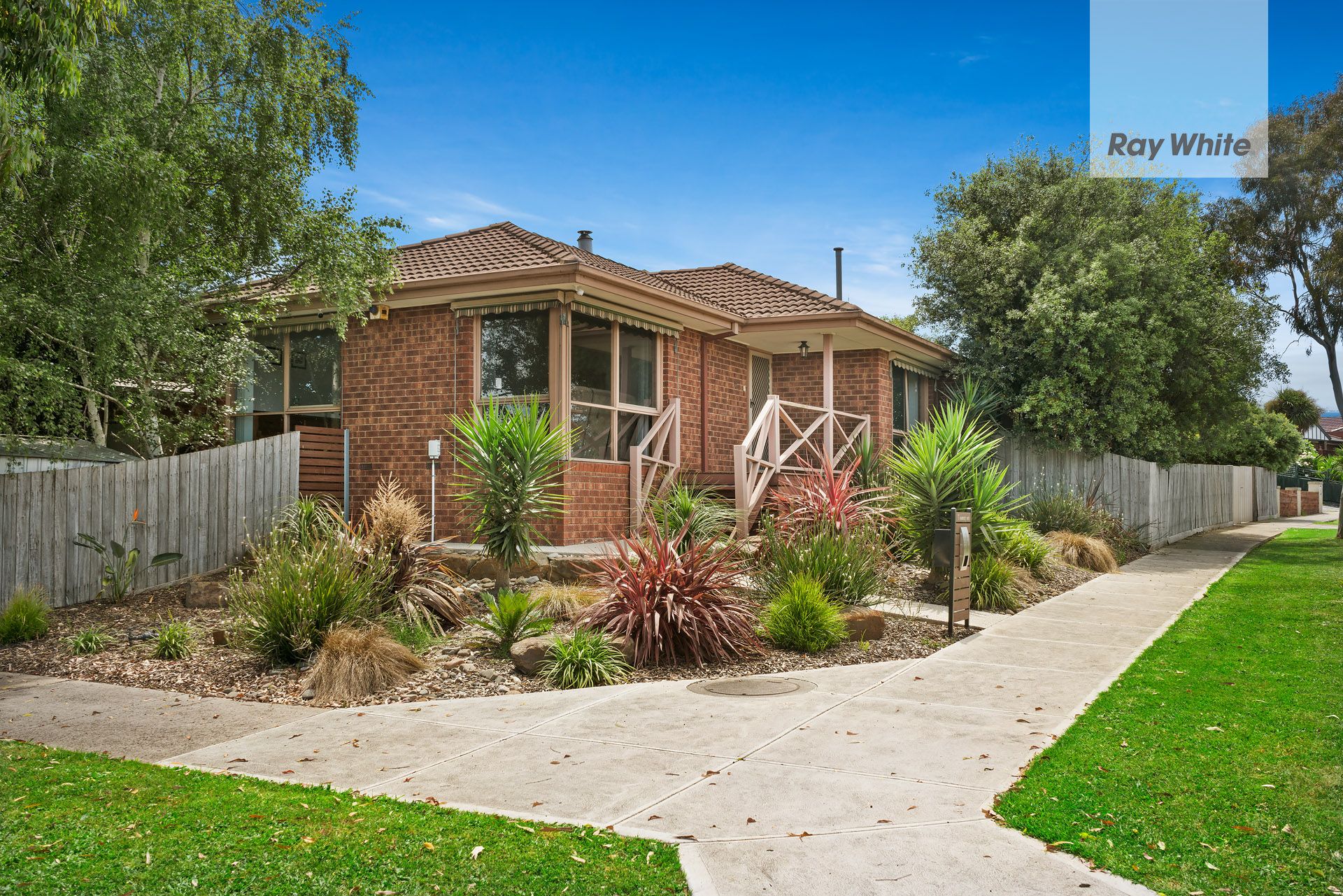 6 Hawkes Drive, Mill Park, VIC 3082