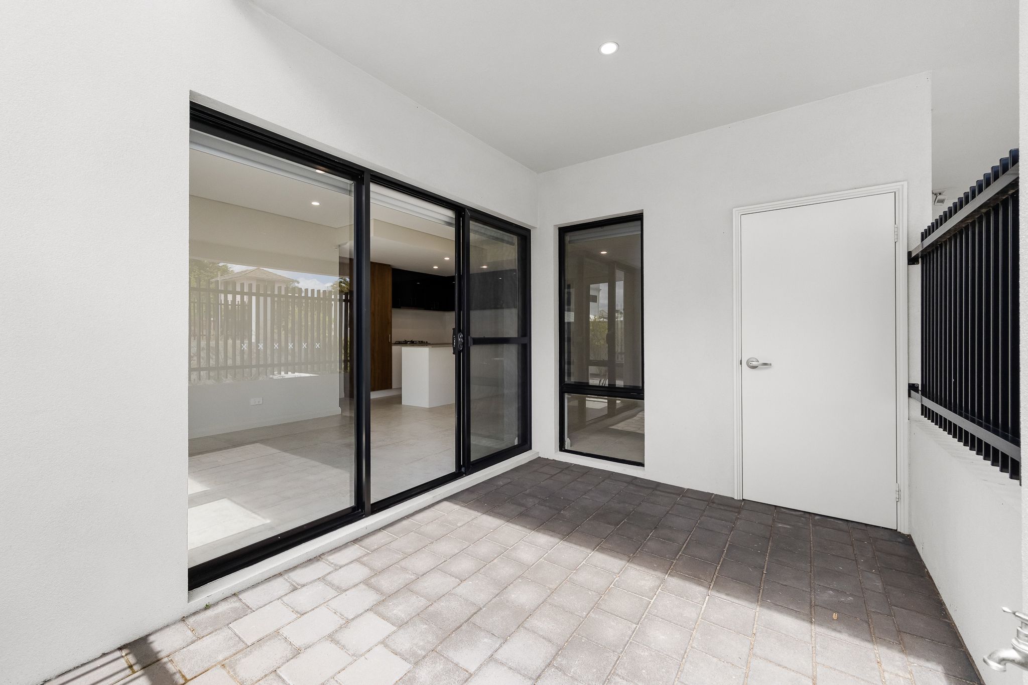1/389 Daly Street — photo 10 of 19