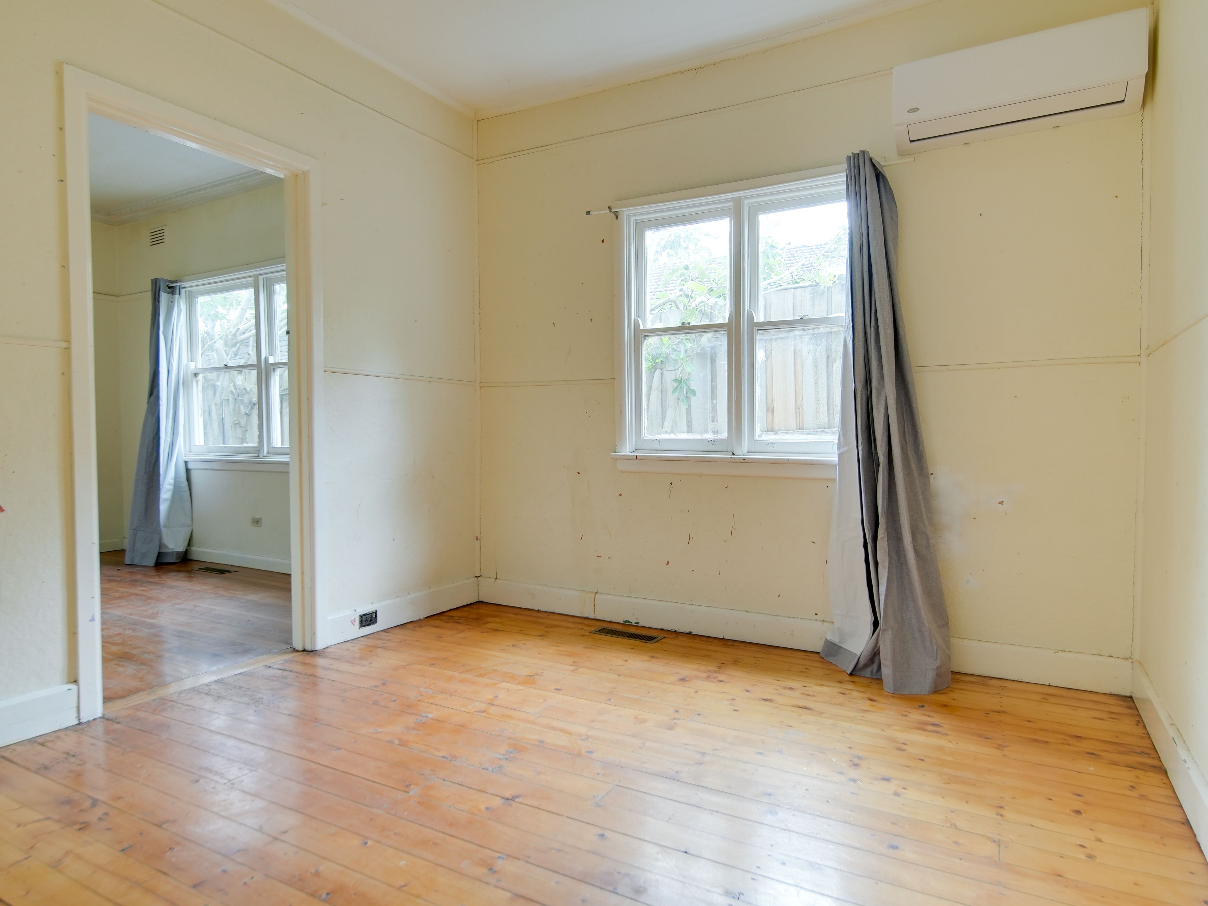 16 Dunblane Road — photo 9 of 13