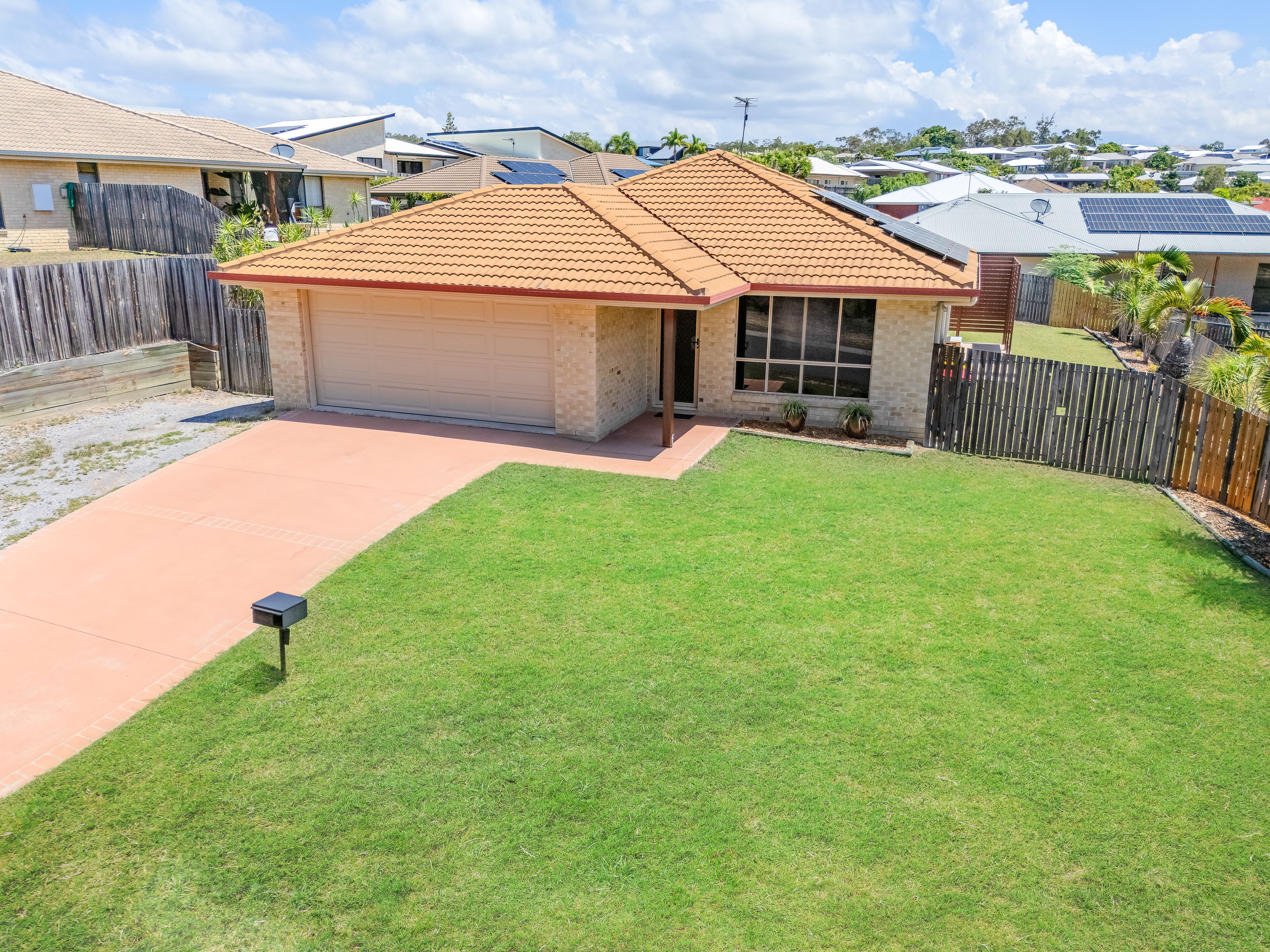 12 Skyline Drive , New Auckland QLD 4680