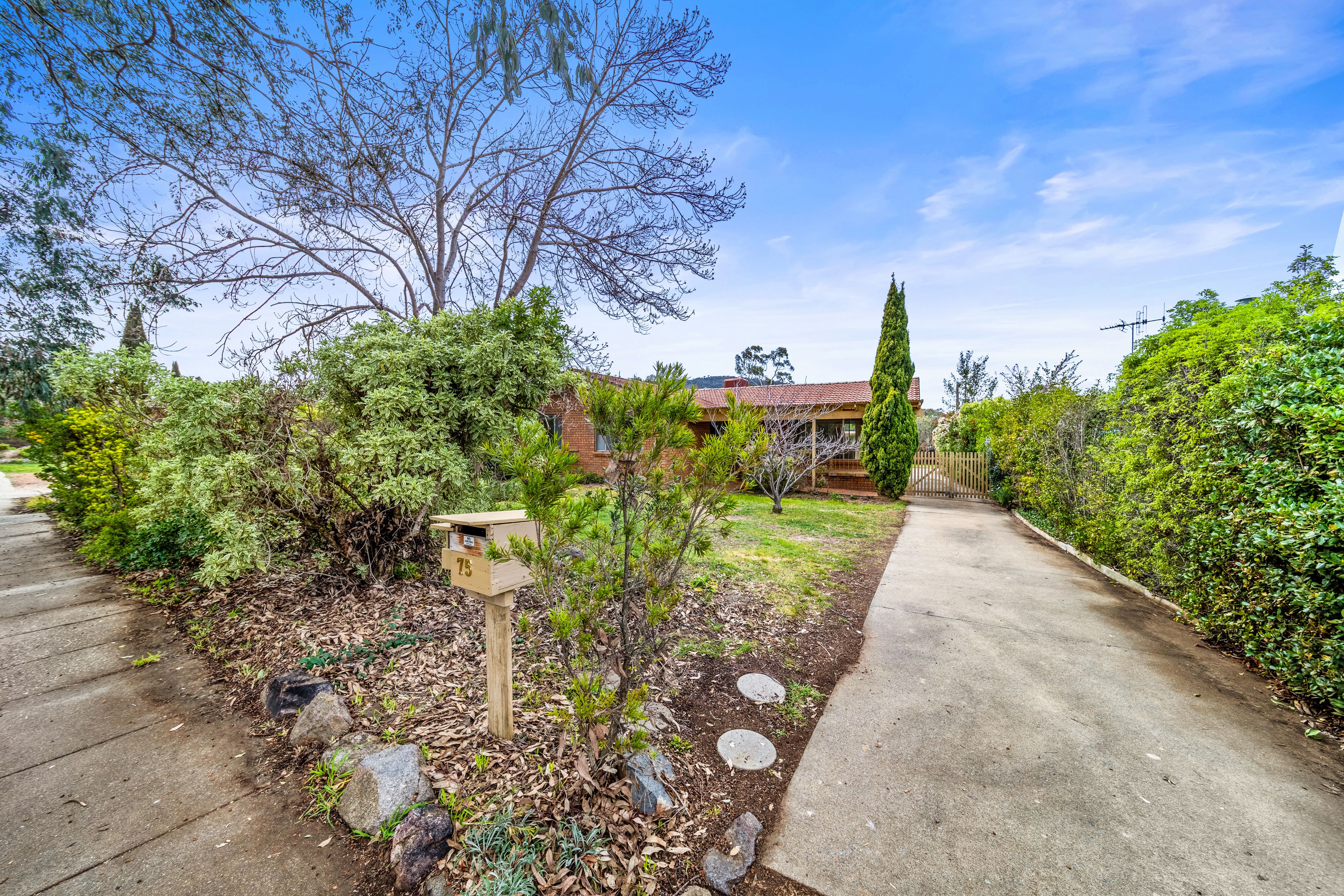 75 Bacchus Circuit, Kambah, ACT 2902