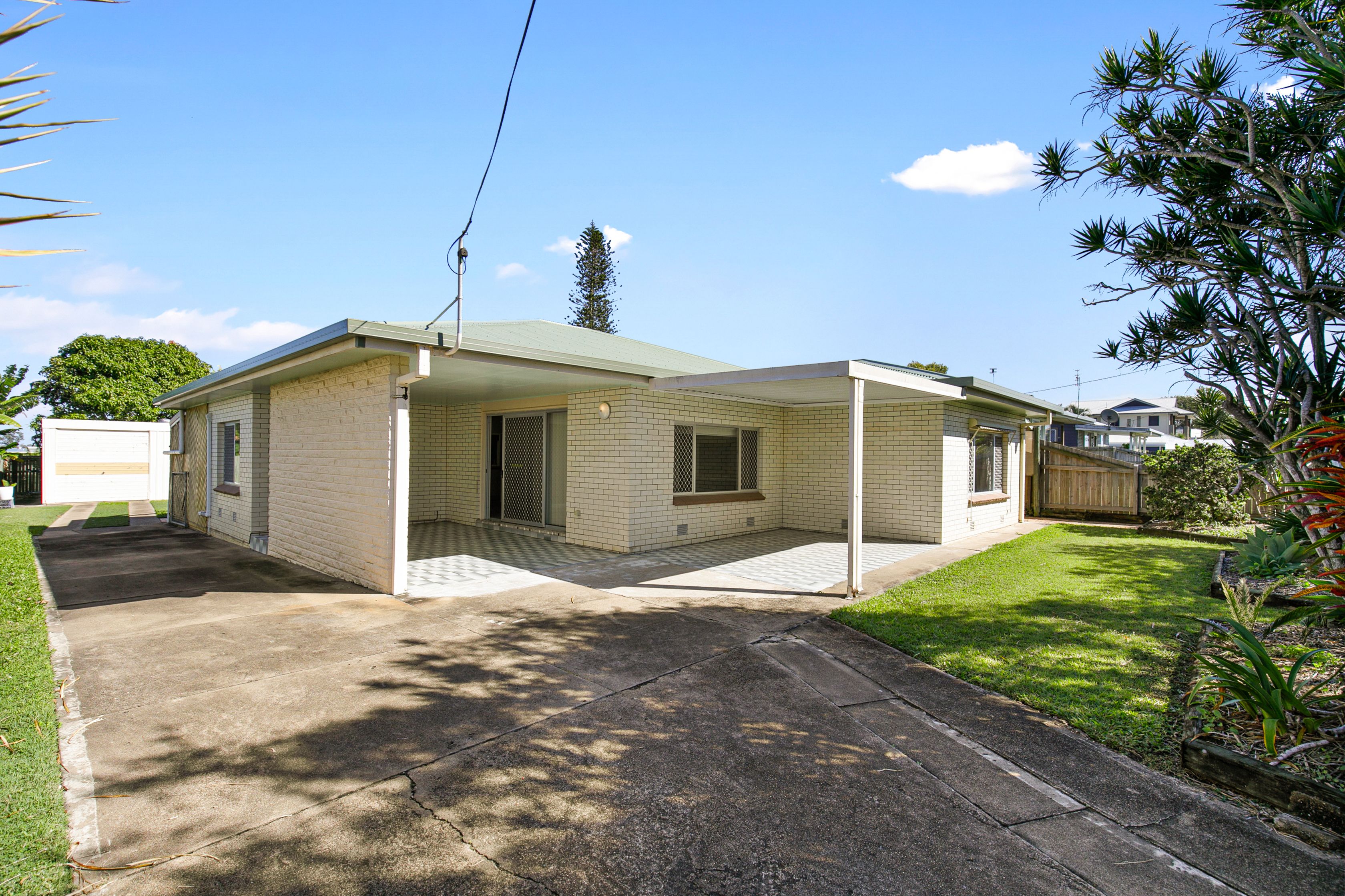 135 Long Street, Point Vernon, QLD 4655