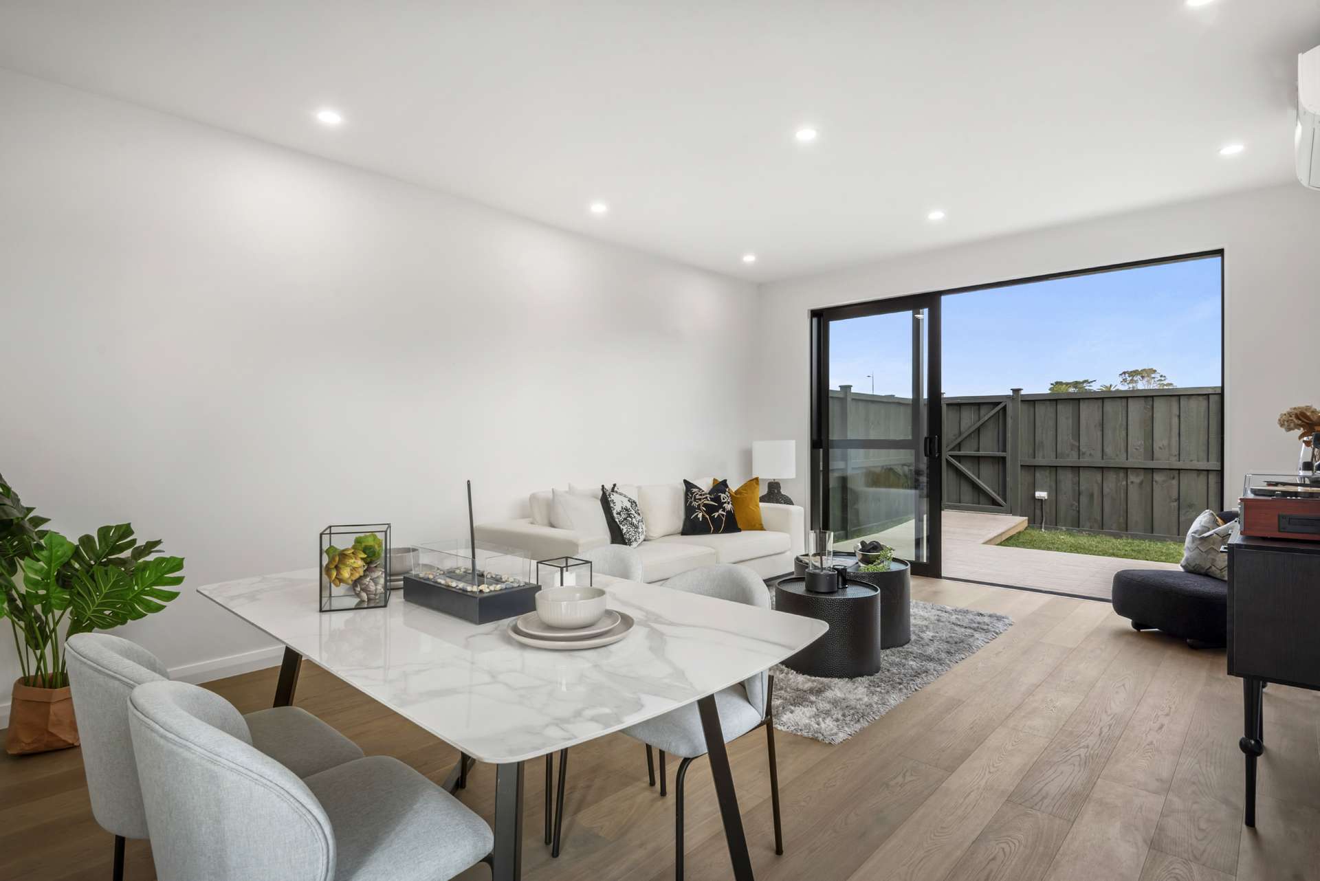 31 Burberry Heights photo 4