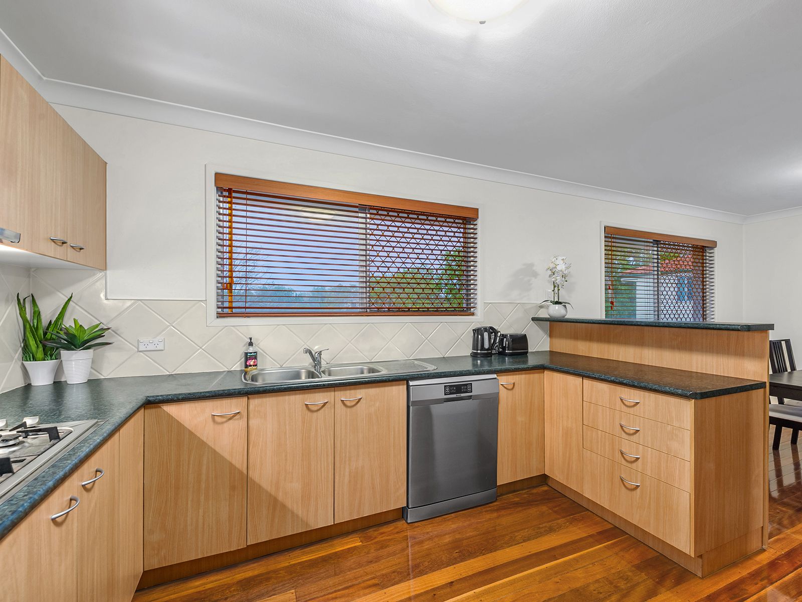 5 Widmark Street, Stafford Heights, QLD 4053
