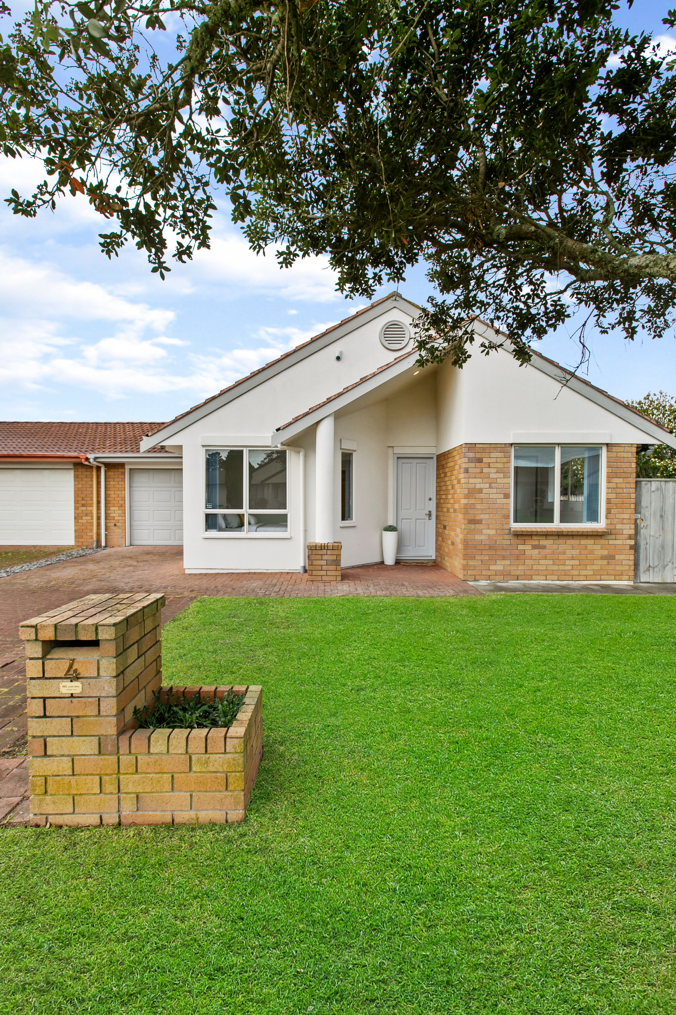 4 Fernbrook Close, Burswood, Manukau City