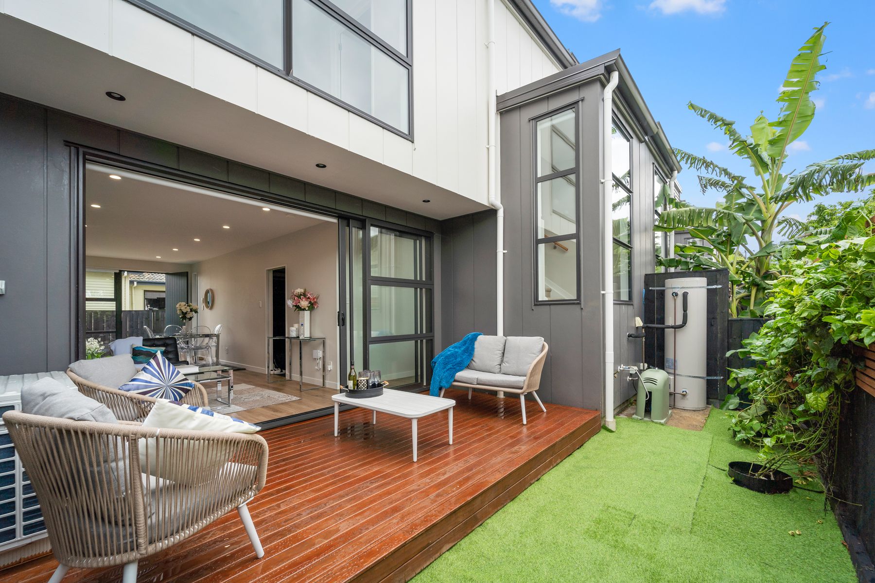 4/8 Bagnall Avenue, Point England, Auckland City
