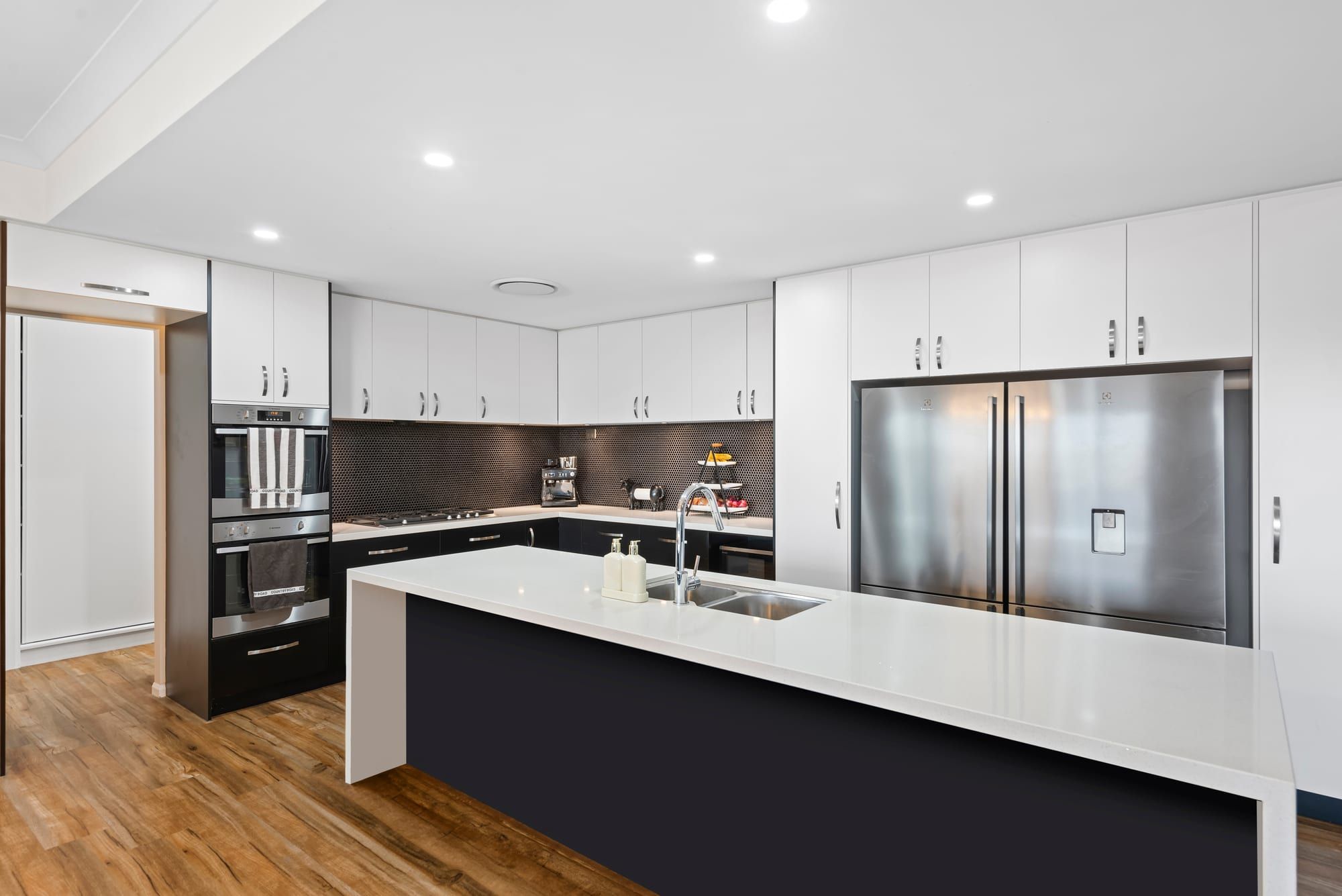 31 Vanessa Drive — photo 3 of 28