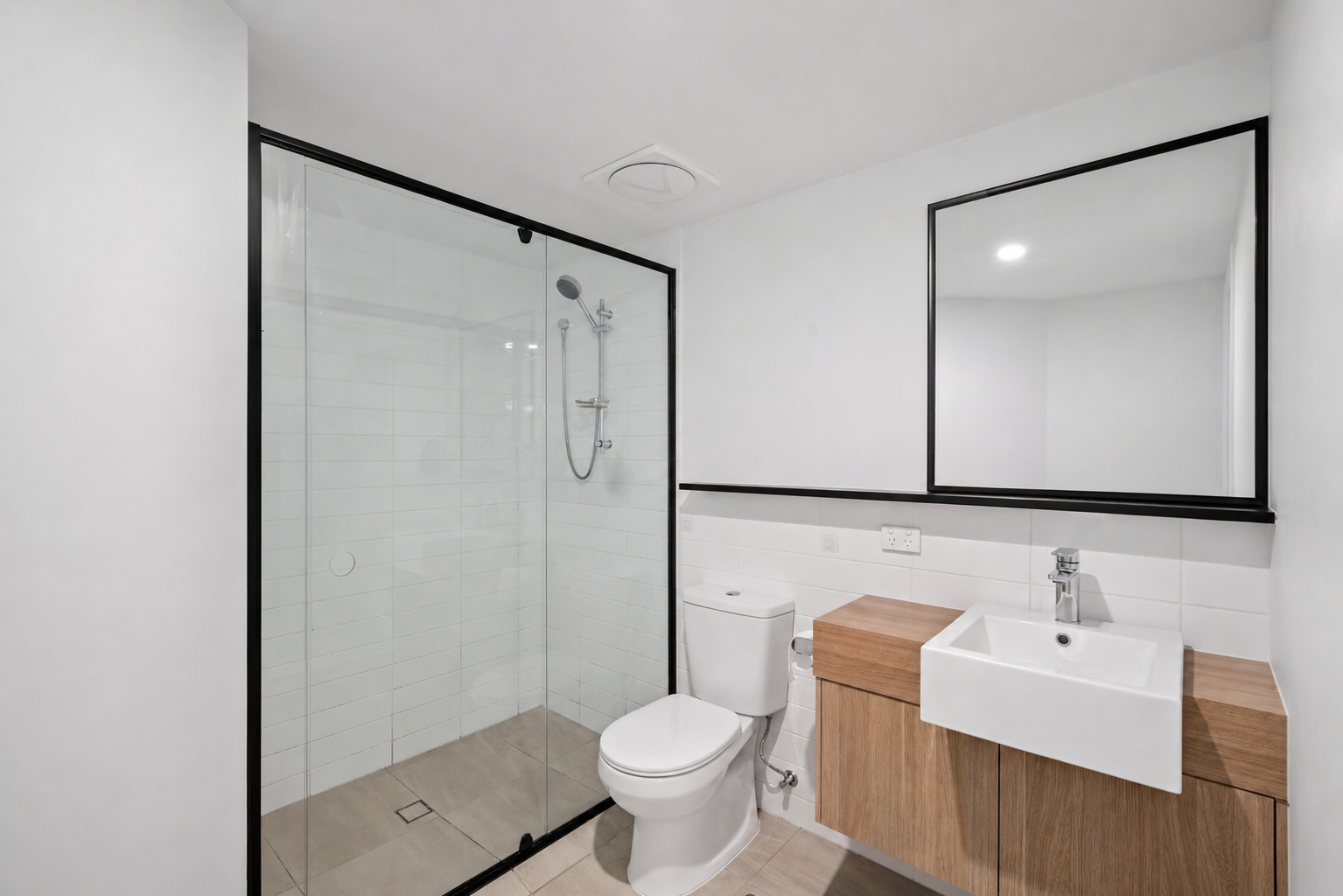 108/283 Logan Road — photo 9 of 18