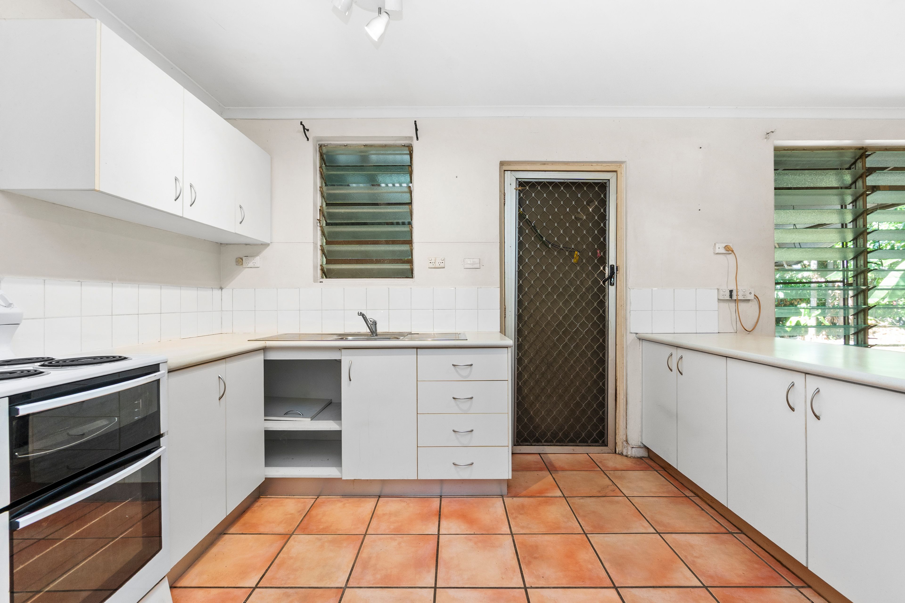 6 Dudley Street — photo 3 of 12