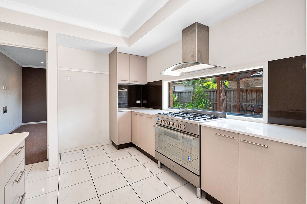 14 Caribbean Pine Court, Lyndhurst, VIC 3975