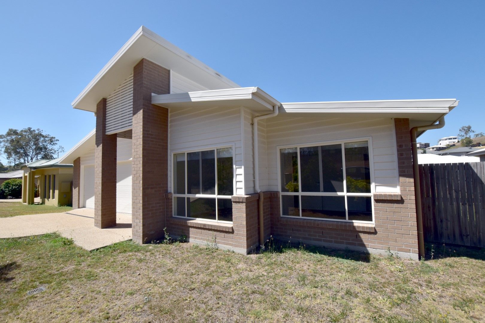 8 Oakdale Place, Kirkwood, QLD 4680