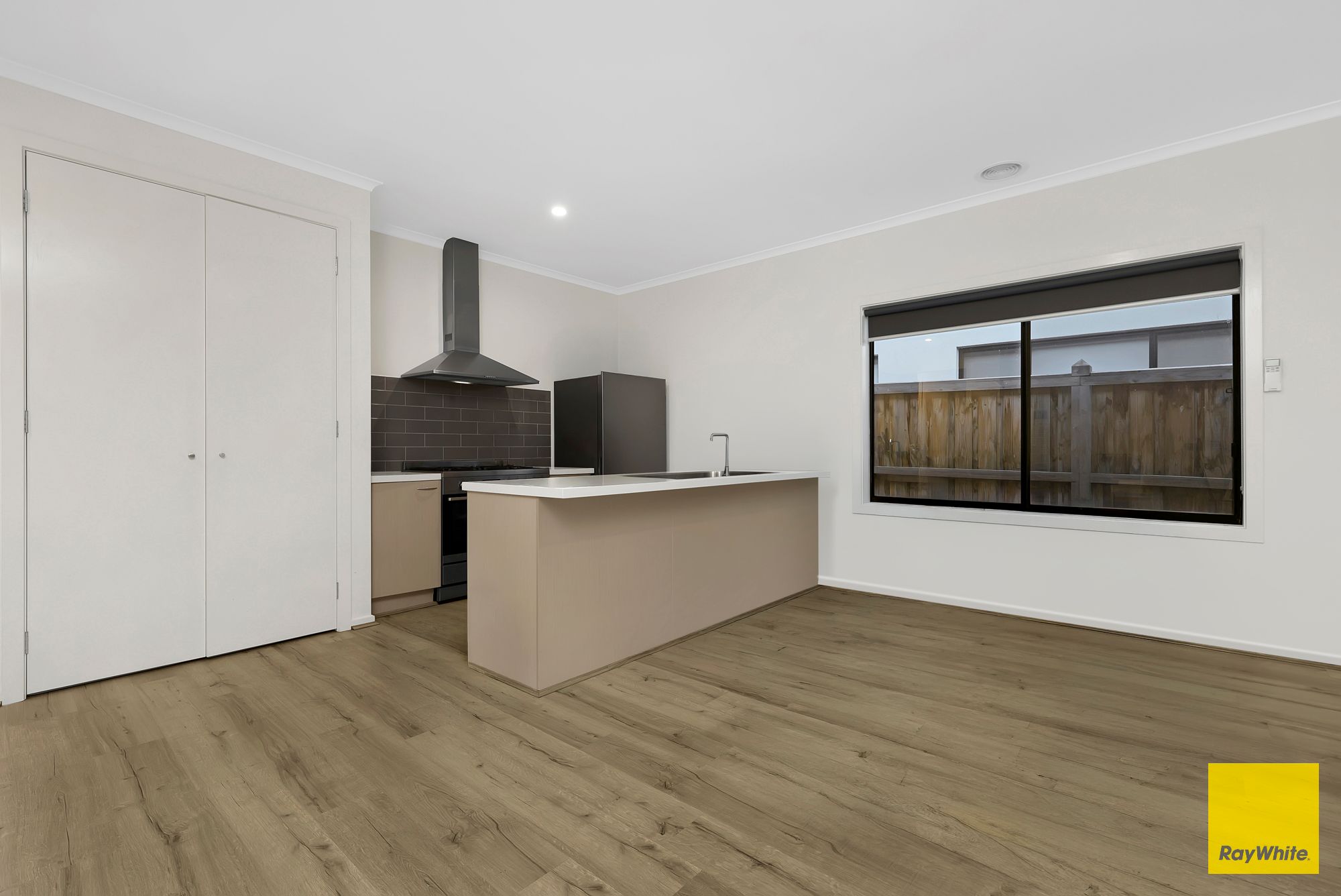 21 Urquhart Street — photo 7 of 15