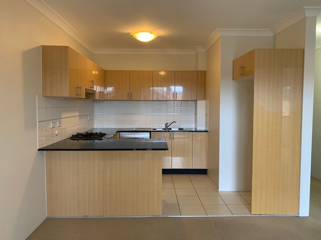 13/44-48 Cowper Street — photo 3 of 6