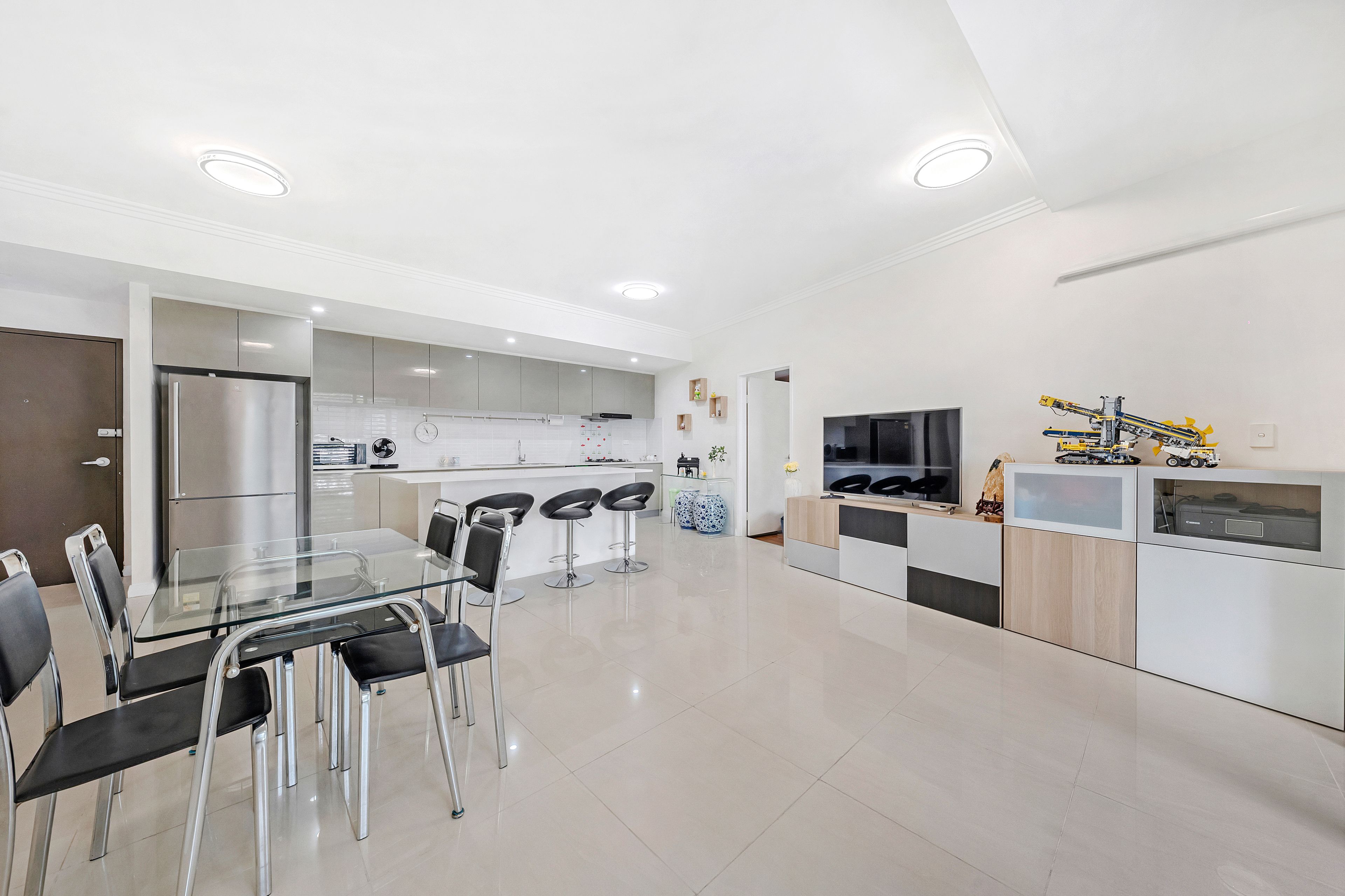 802/106 Queens Road, Hurstville, NSW 2220