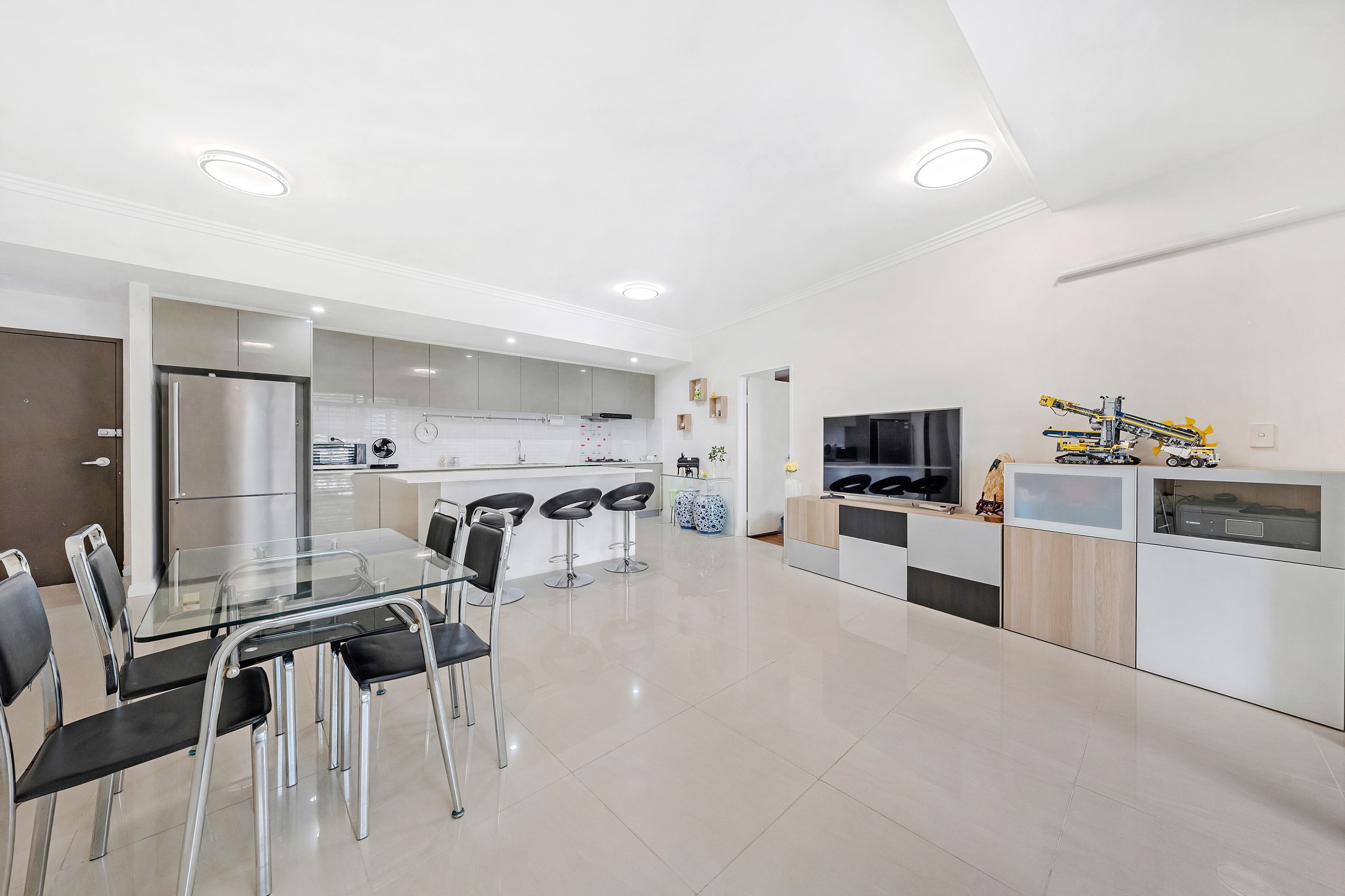 802/106 Queens Road, Hurstville, NSW 2220