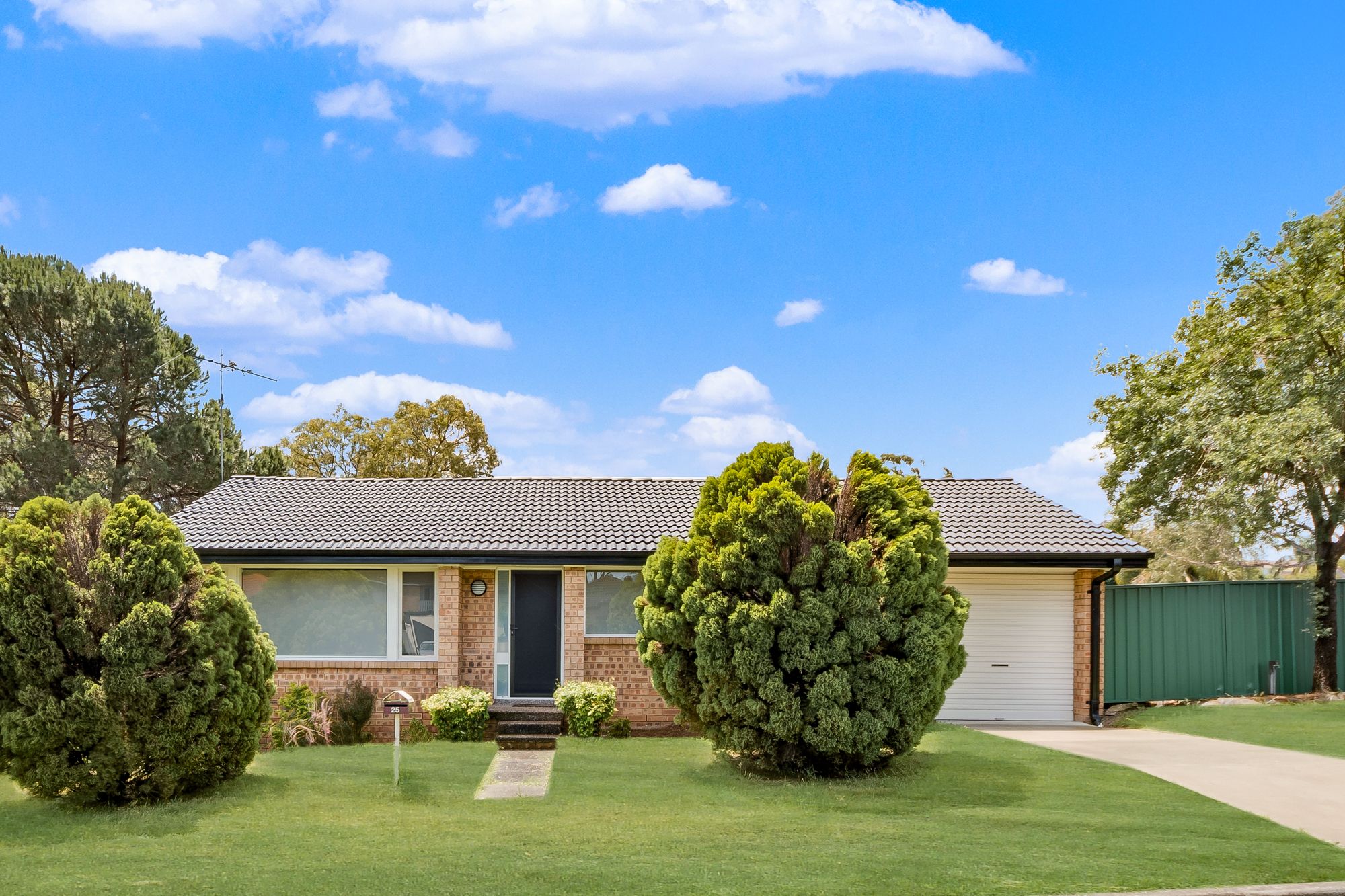 Bradbury, NSW 2560