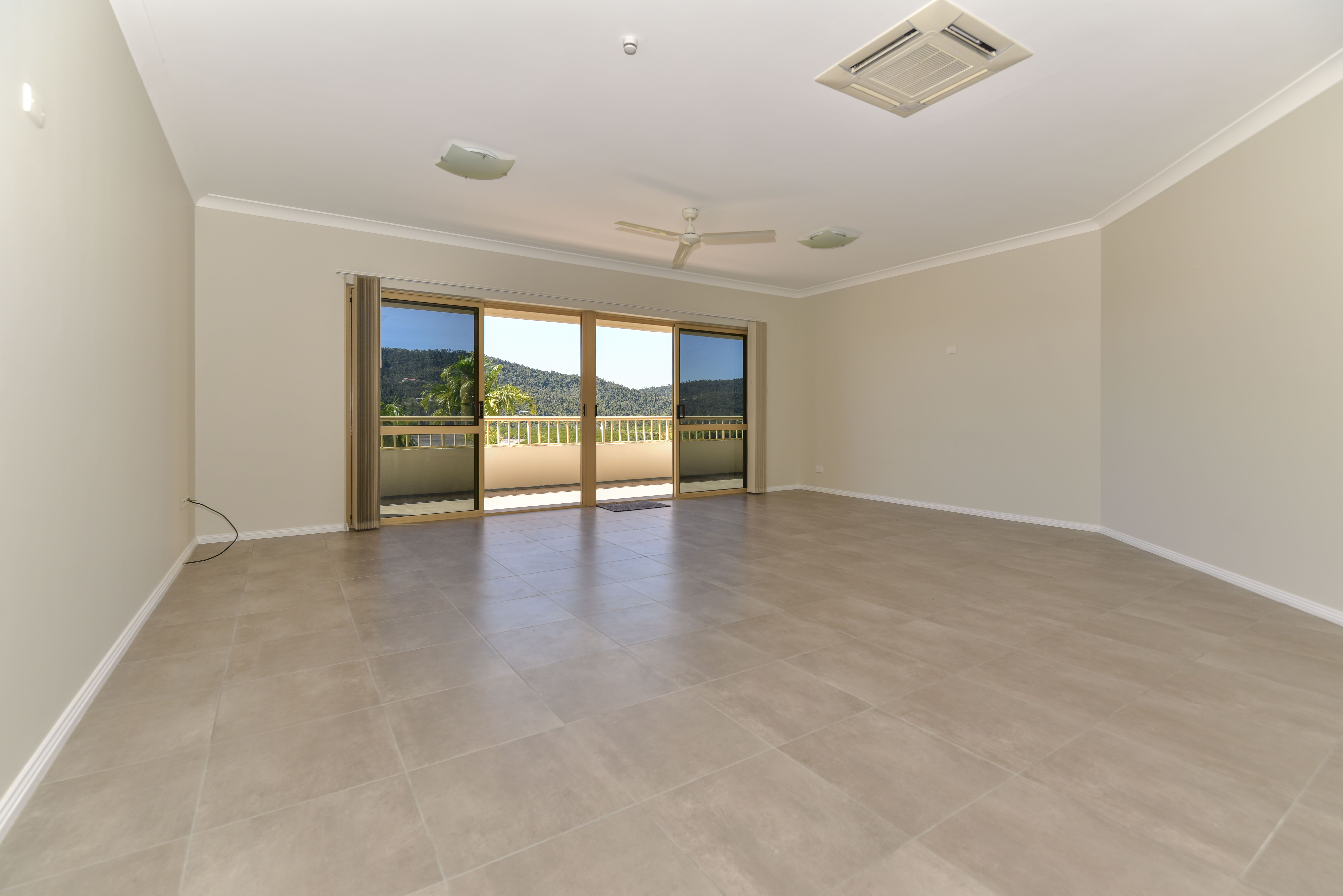5/7 Hermitage Drive — photo 6 of 14