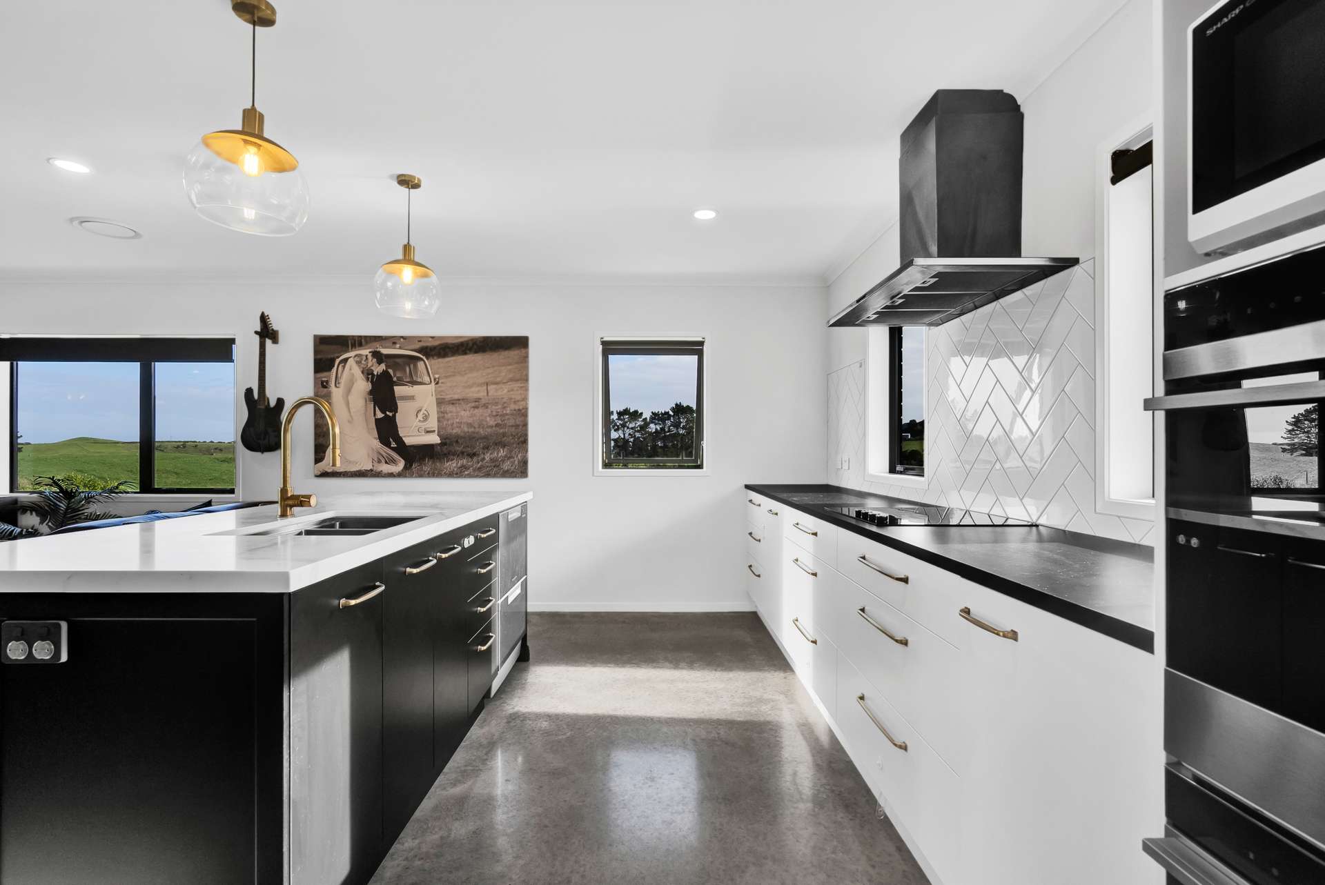 103 King Road photo 2