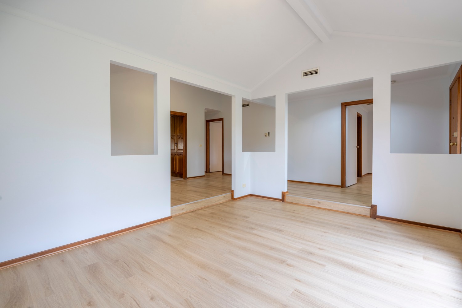 28 Allwyn Crescent, Mill Park, VIC 3082