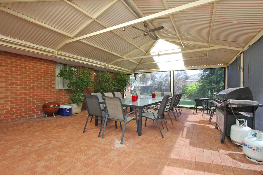 4 Homewood Street, Cloverdale, WA 6105