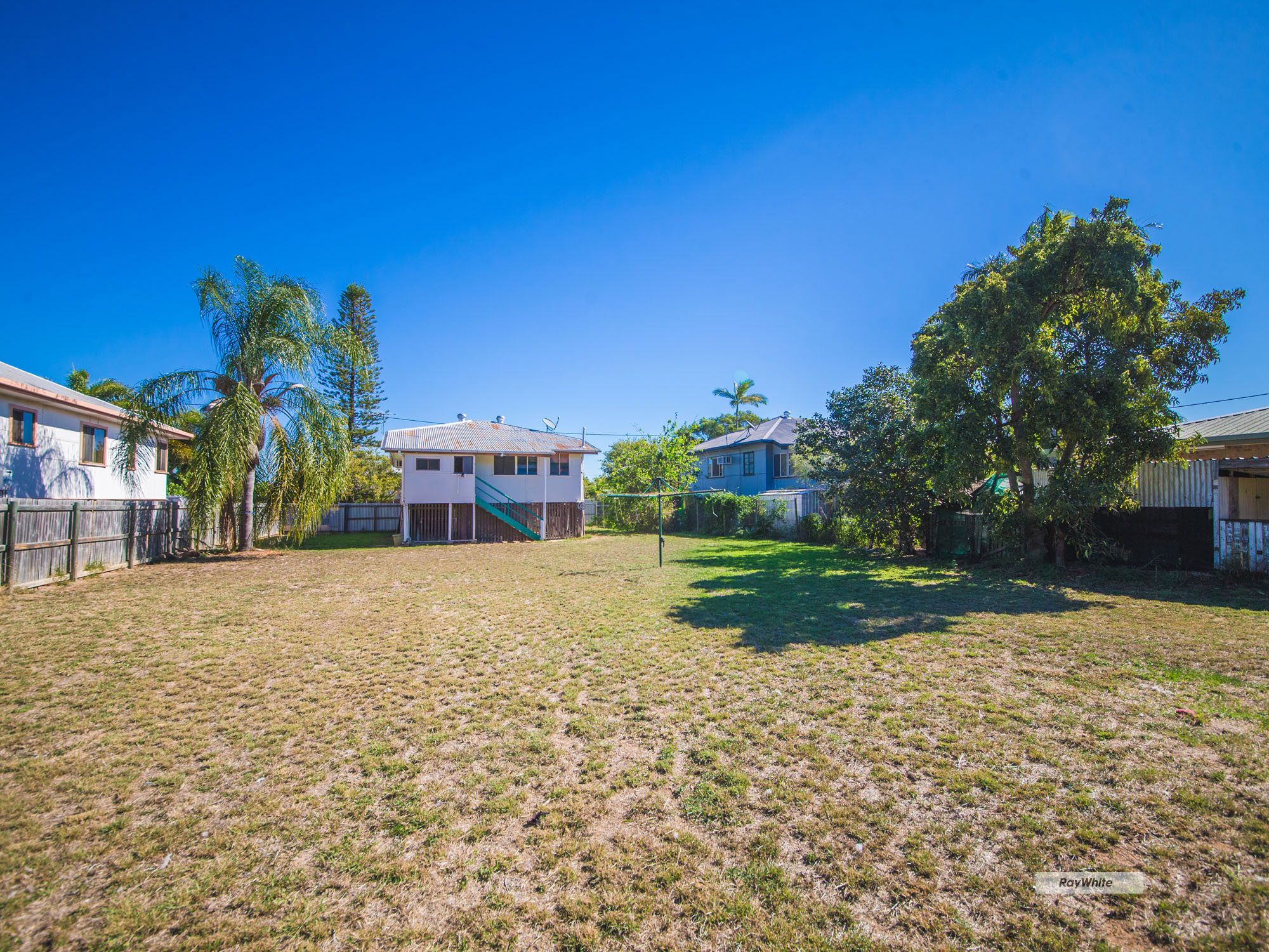 18 Taylor Street, Park Avenue QLD 4701