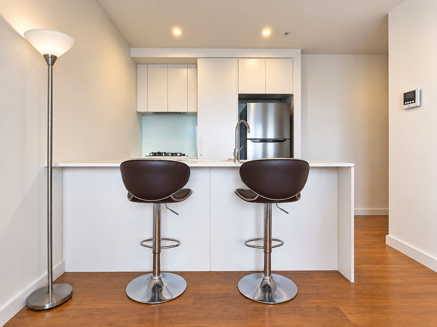 708a/6 Clinch Avenue — photo 3 of 10