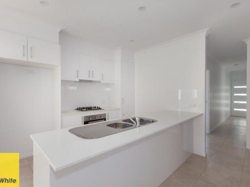 9 Mount Cooroora Street, Park Ridge, QLD 4125