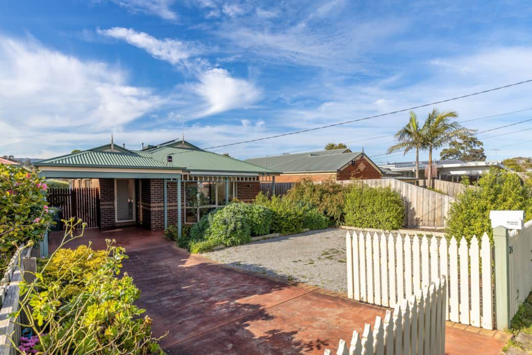 135 First Avenue, Rosebud VIC 3939