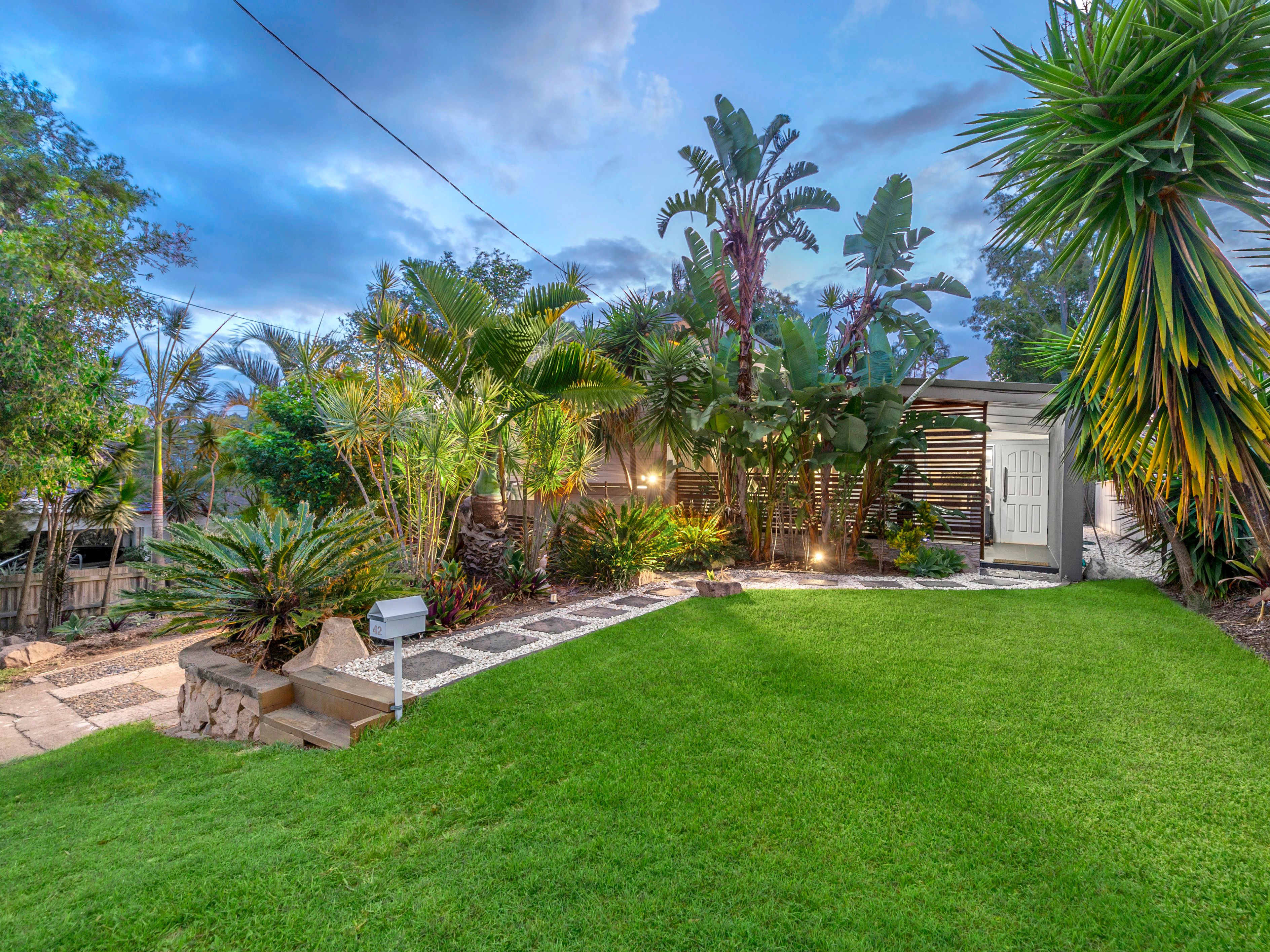 42 Chater Street, Carina, QLD 4152