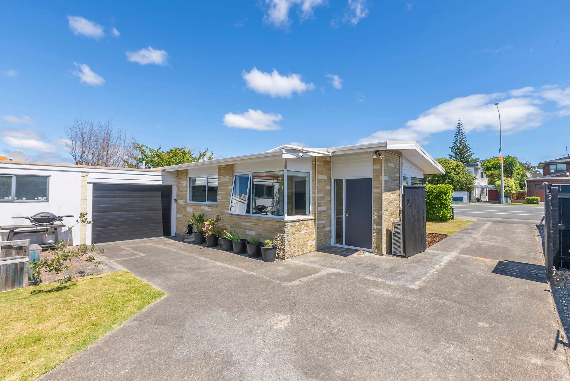 336b Kapiti Road photo 0