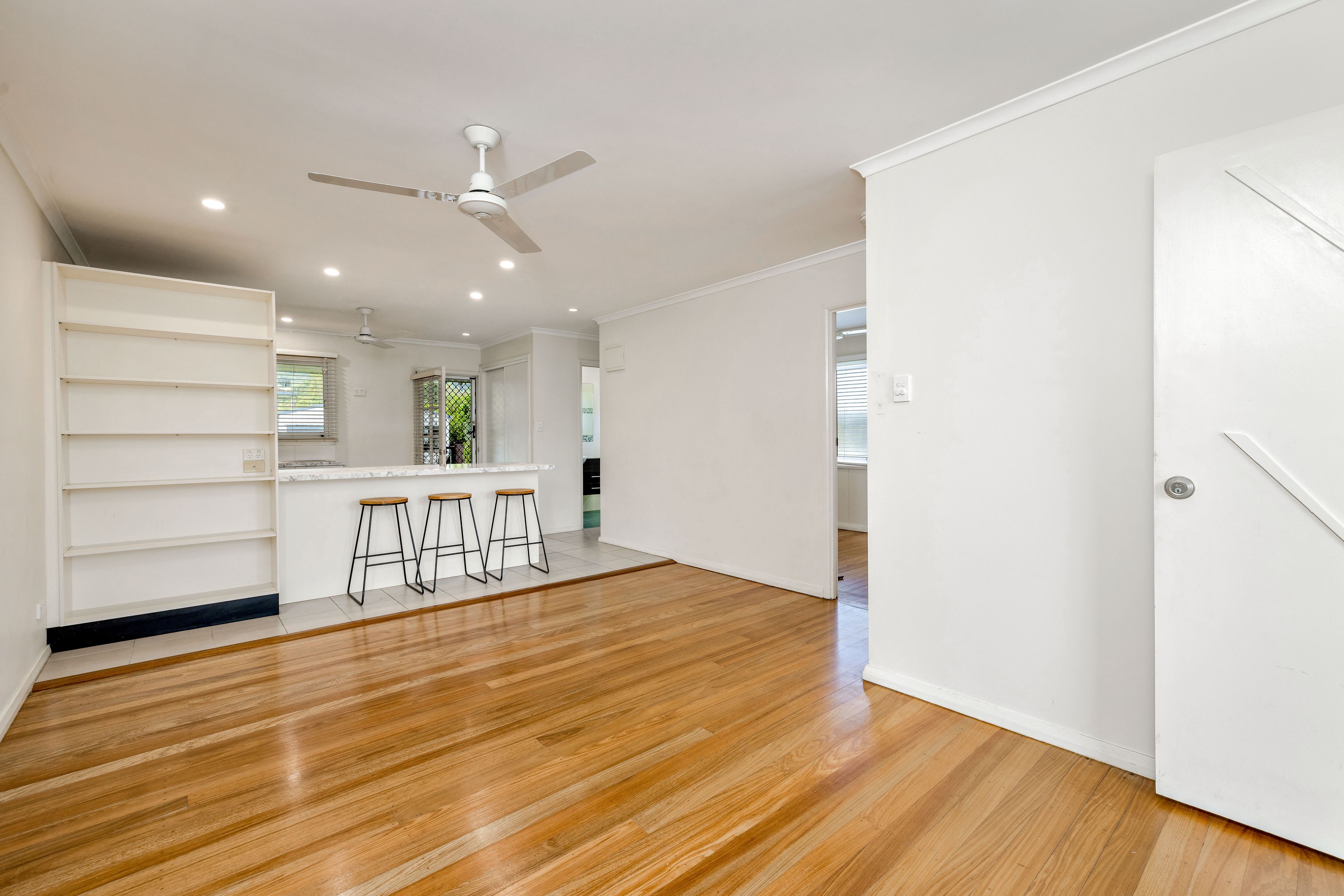 196 Greenslopes Street — photo 14 of 23