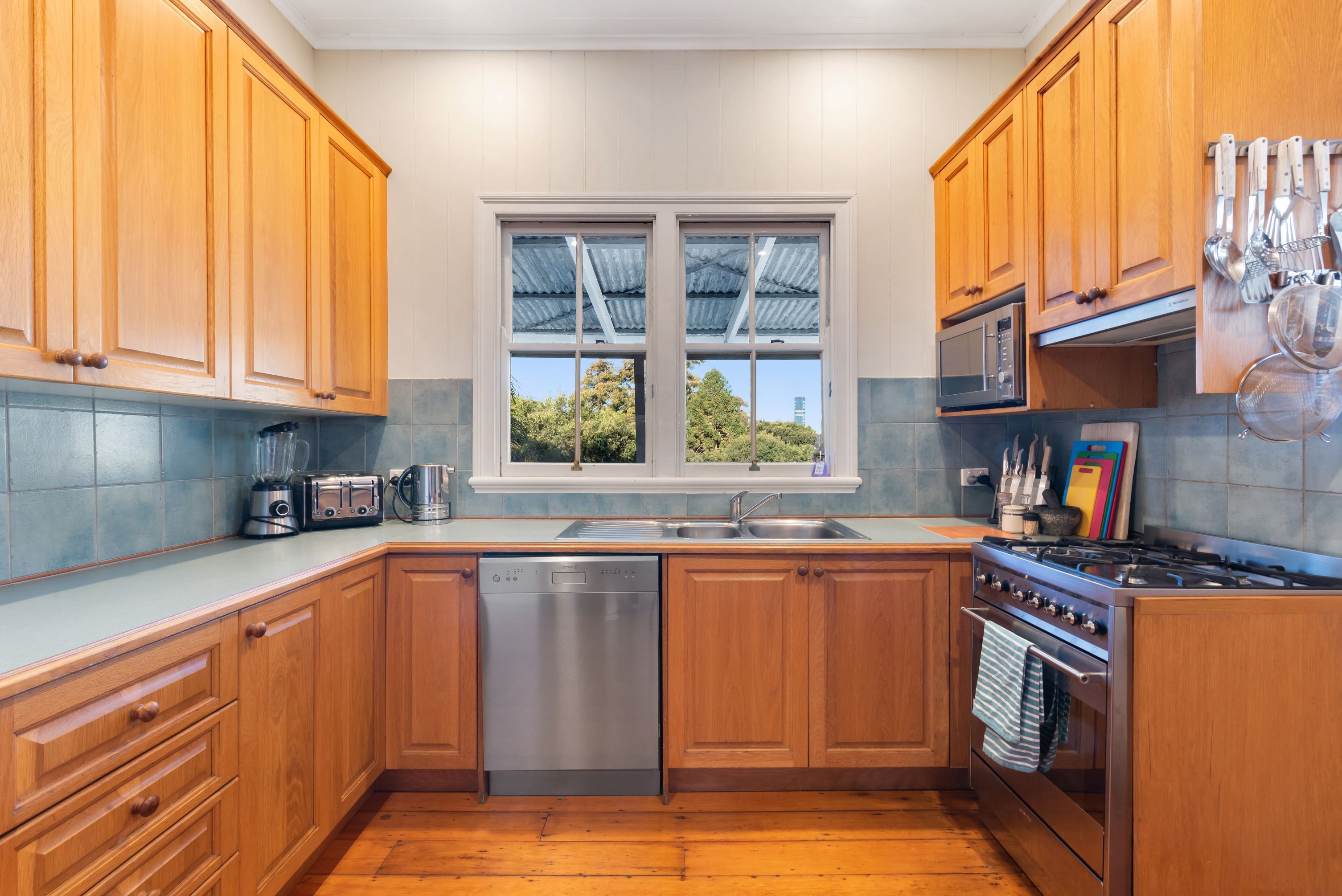 17 Wellington Road, Red Hill, QLD 4059