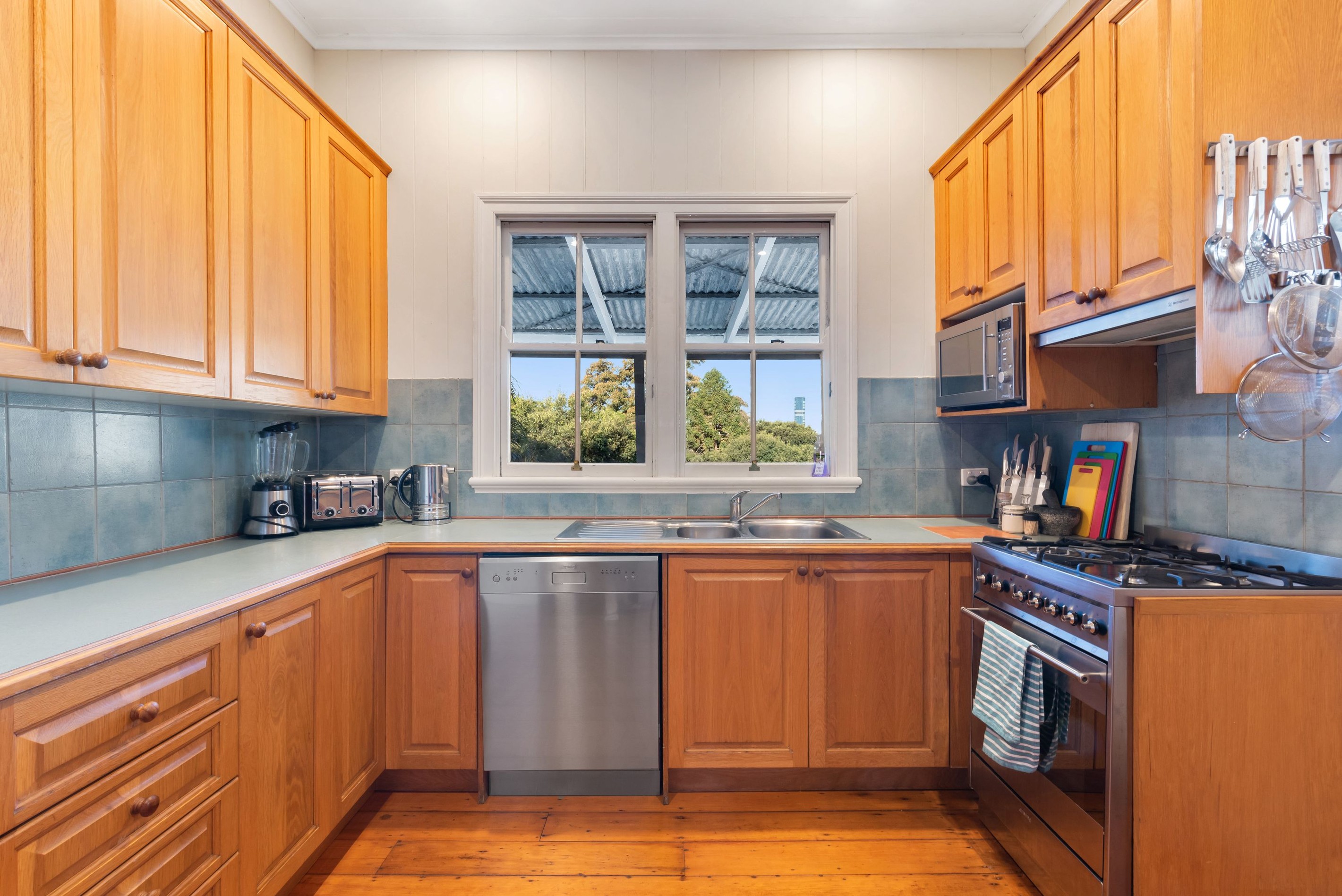 17 Wellington Road, Red Hill, QLD 4059