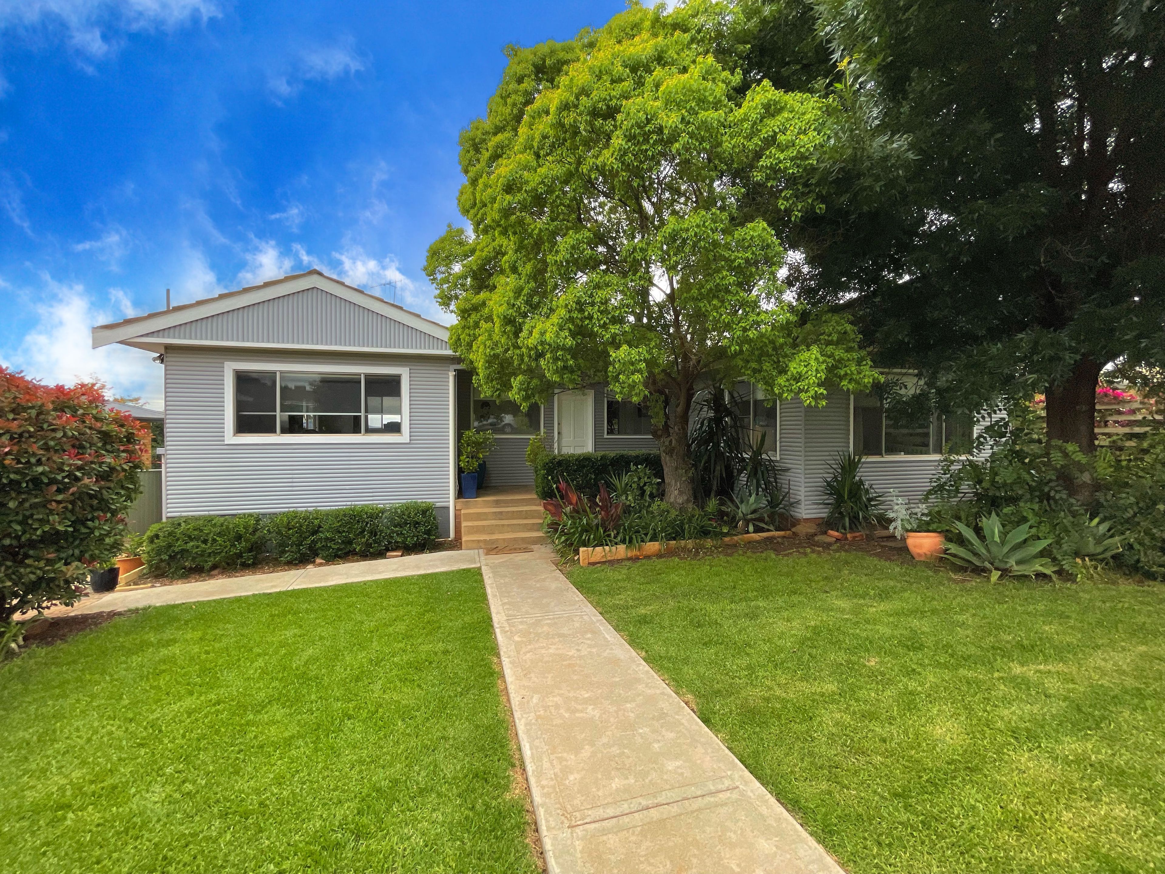 5 Evans Parade, Parkes, NSW 2870