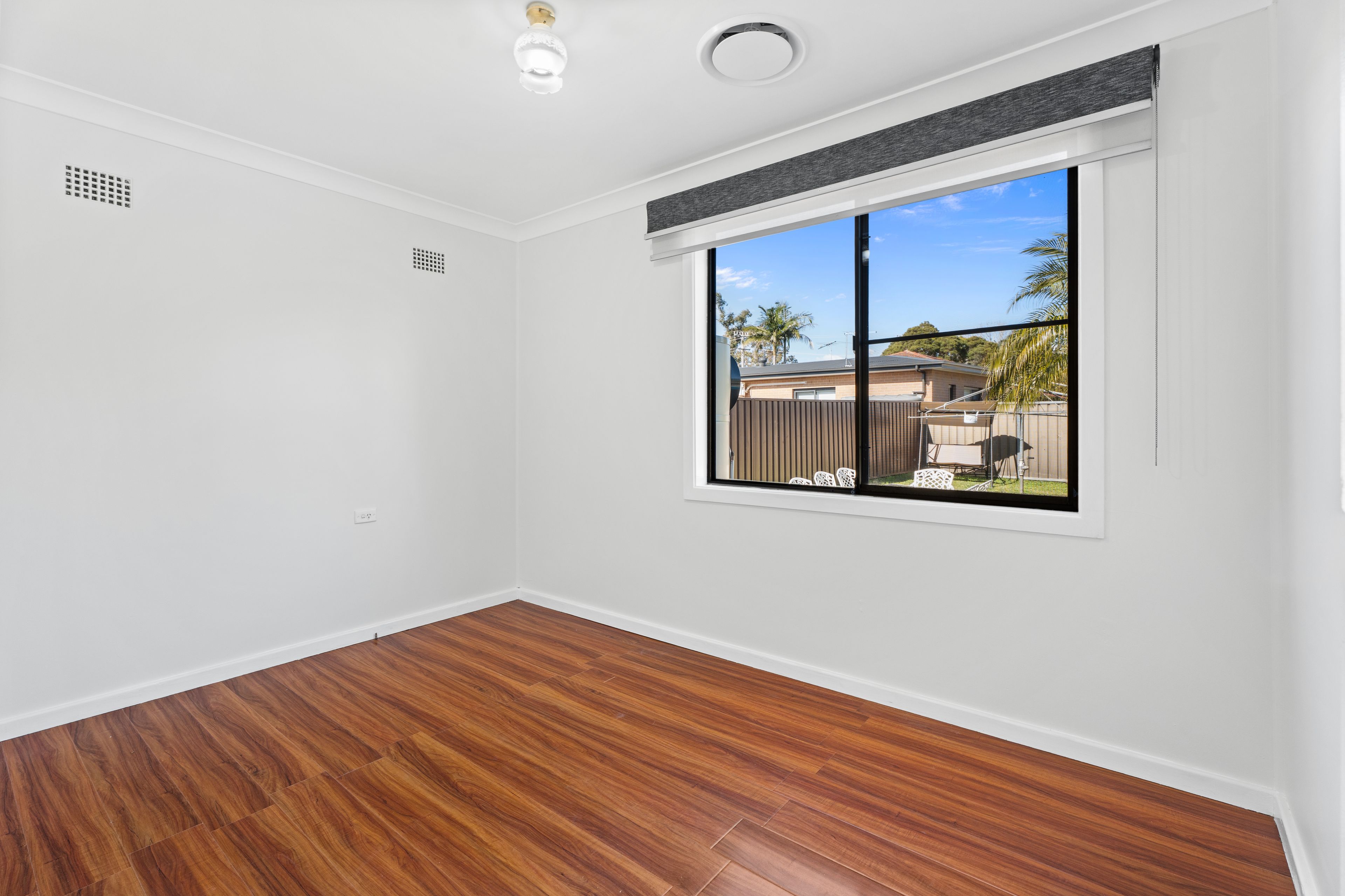 31 Riddell Crescent — photo 10 of 22