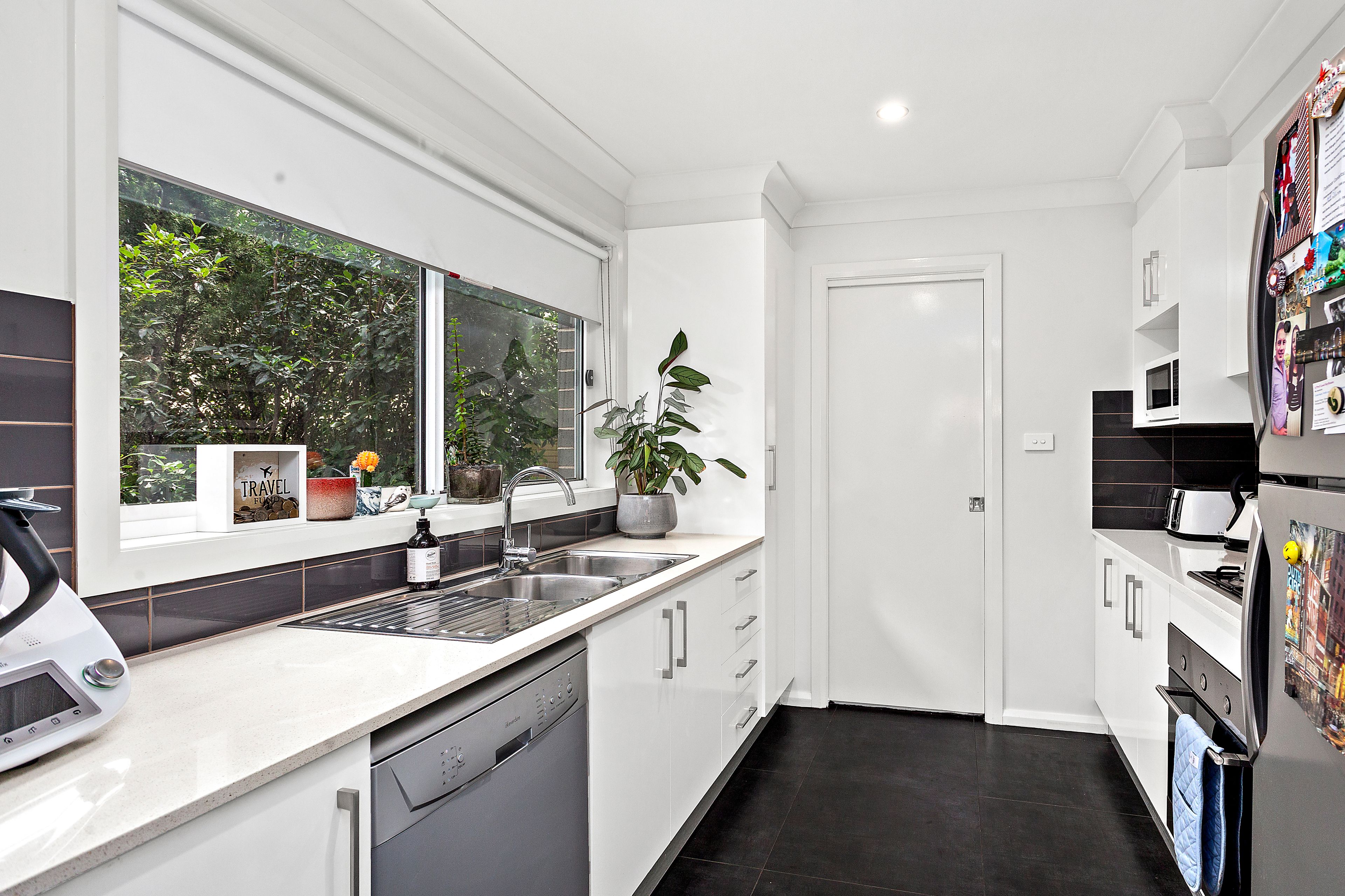 92 Lake Entrance Road, Oak Flats, NSW 2529