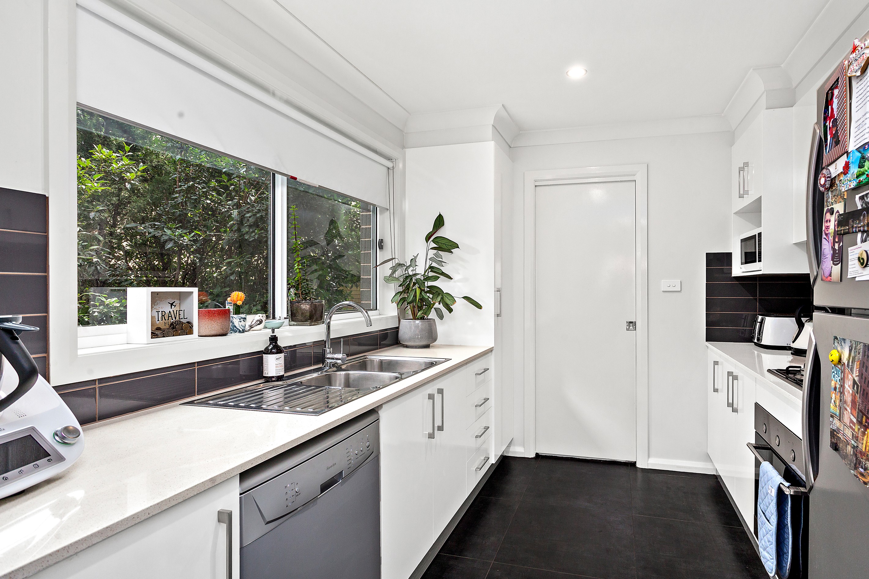 92 Lake Entrance Road, Oak Flats, NSW 2529