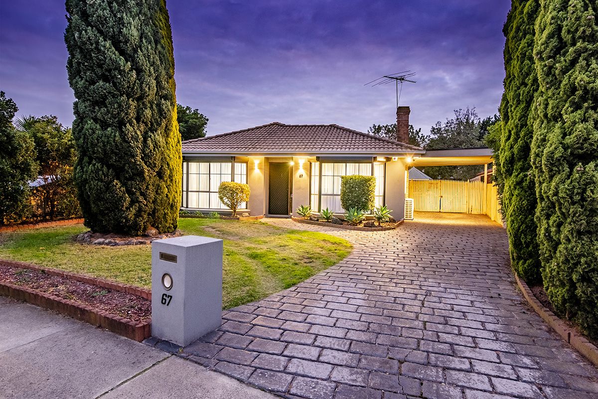 67 Lawless Drive, Cranbourne North VIC 3977