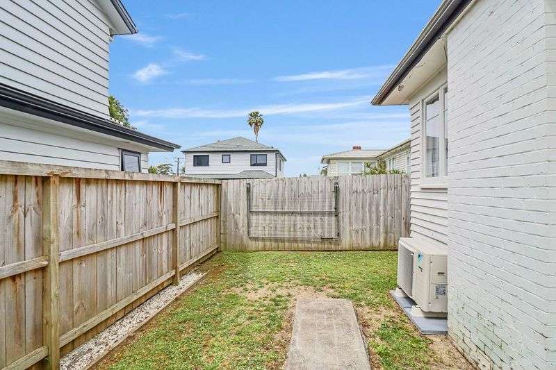 27a Puriri Road photo 12