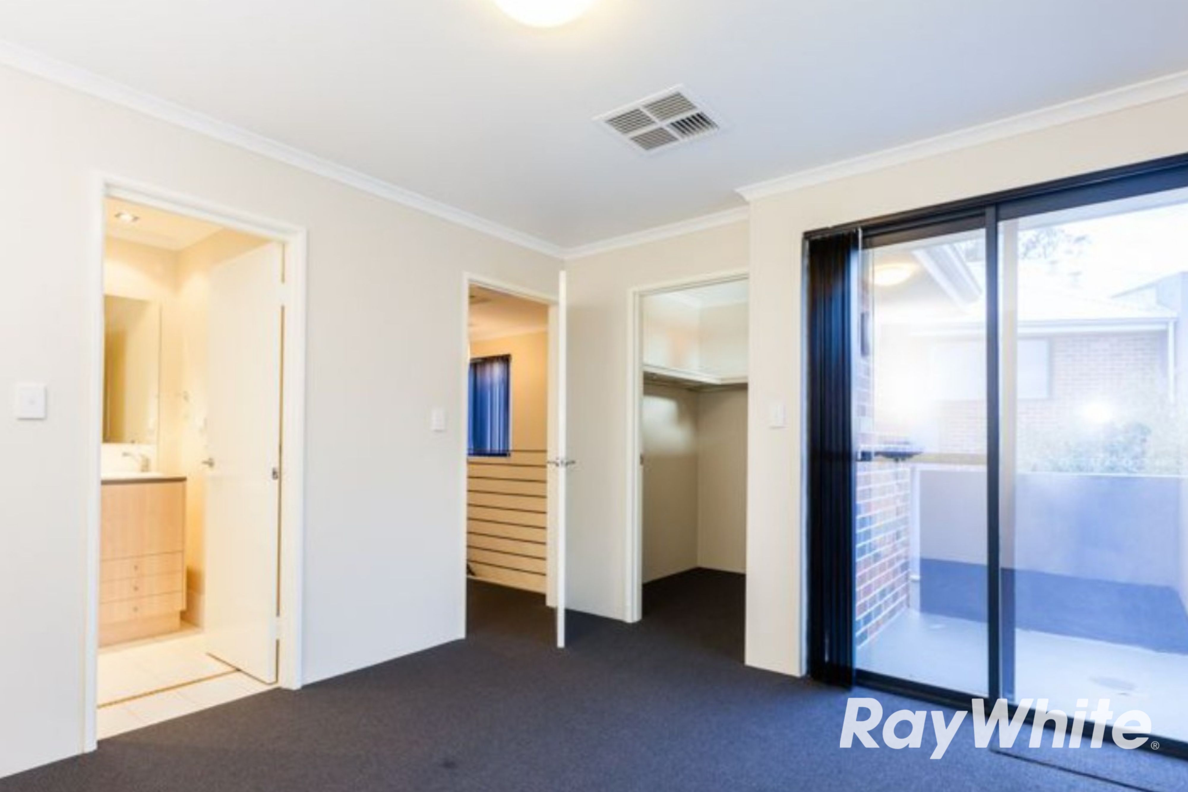 41/1 Mariners Cove Drive — photo 5 of 11