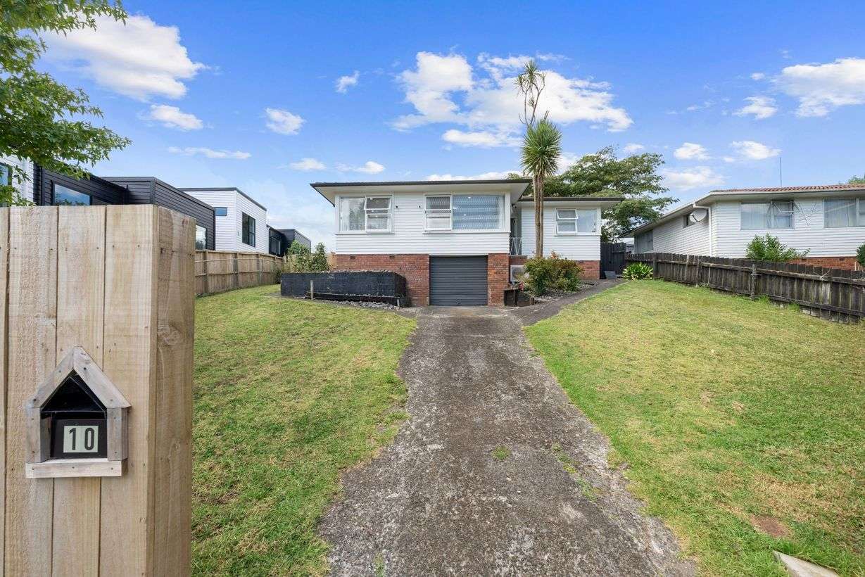 10 Hobart Crescent photo 9